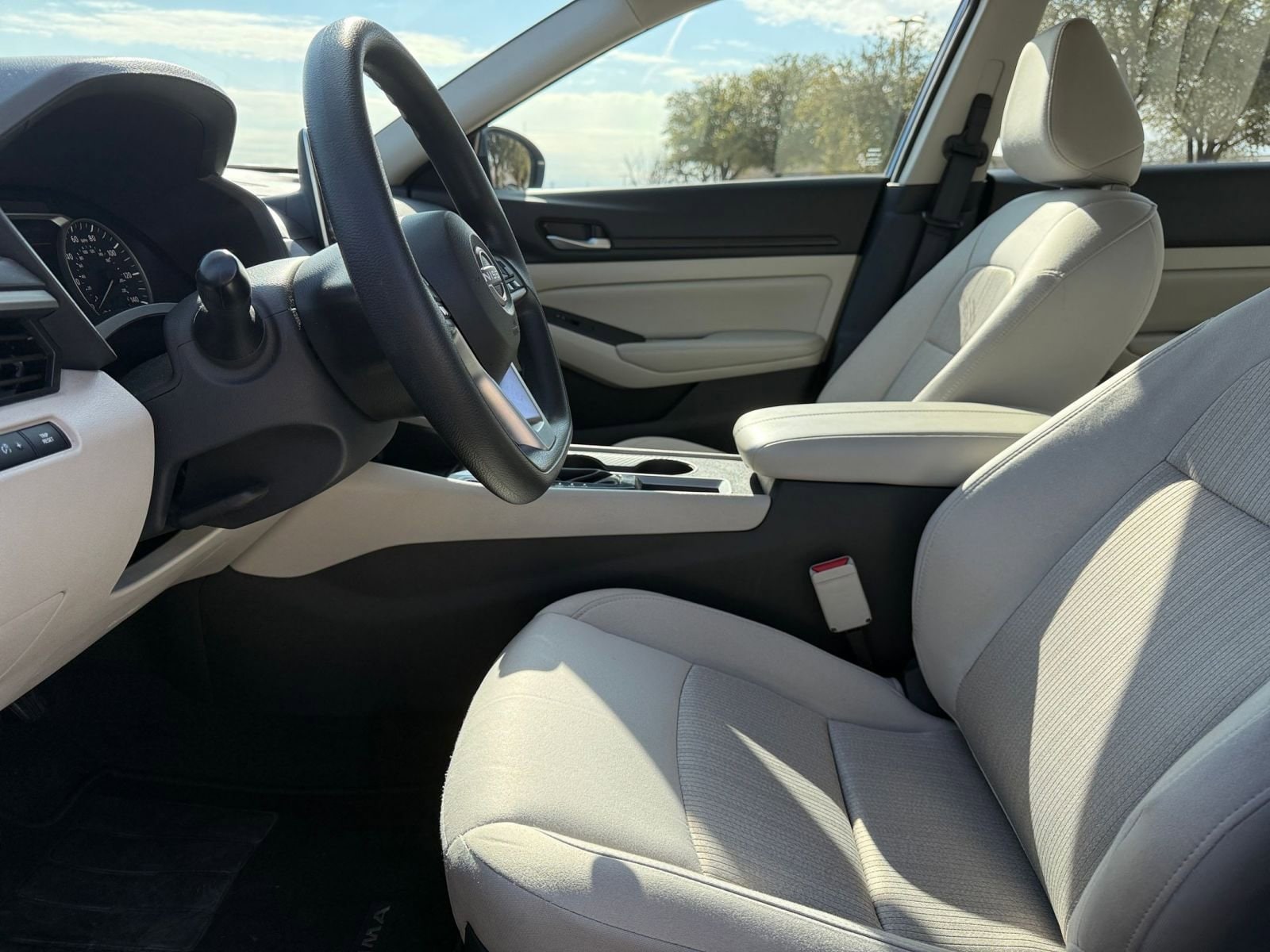 Thumbnail: 2025 Nissan Altima - 27