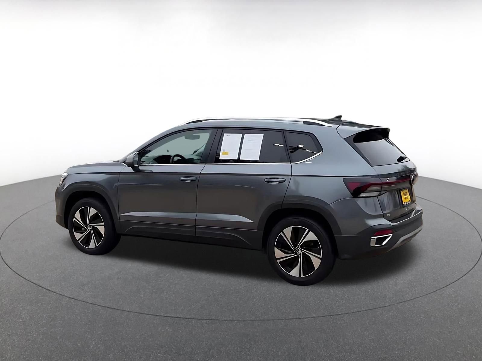 Thumbnail: 2025 Volkswagen Taos - 10