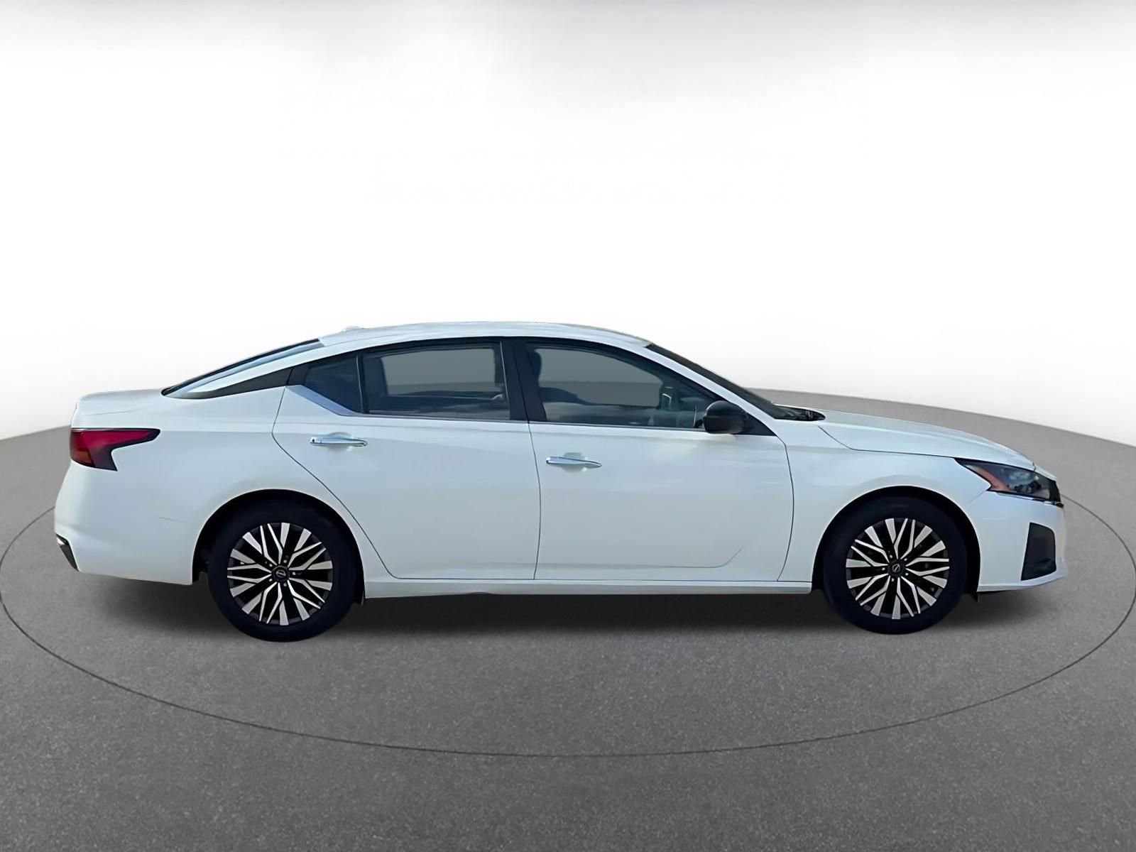 Thumbnail: 2025 Nissan Altima - 15