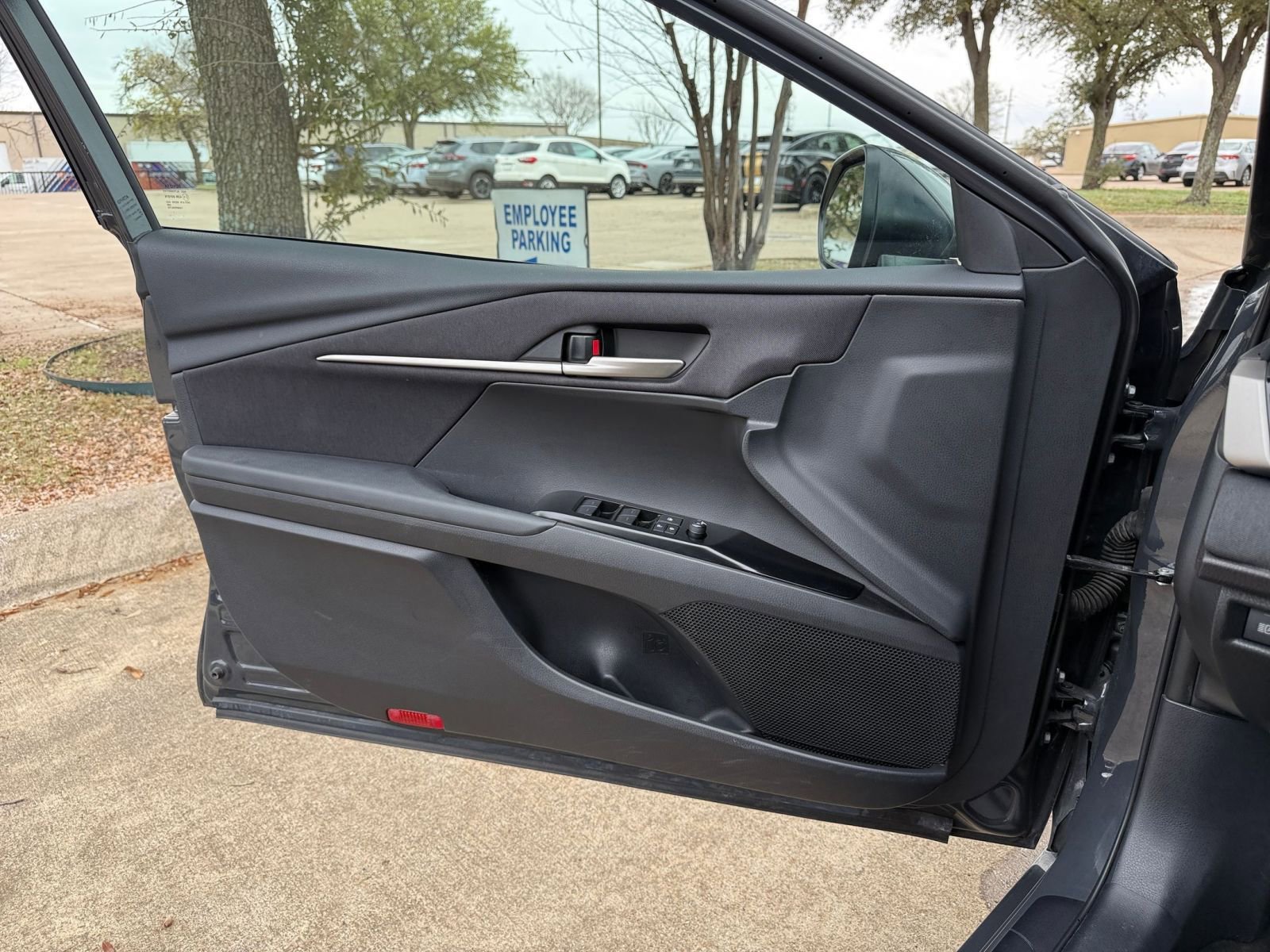 Thumbnail: 2025 Toyota Camry - 18