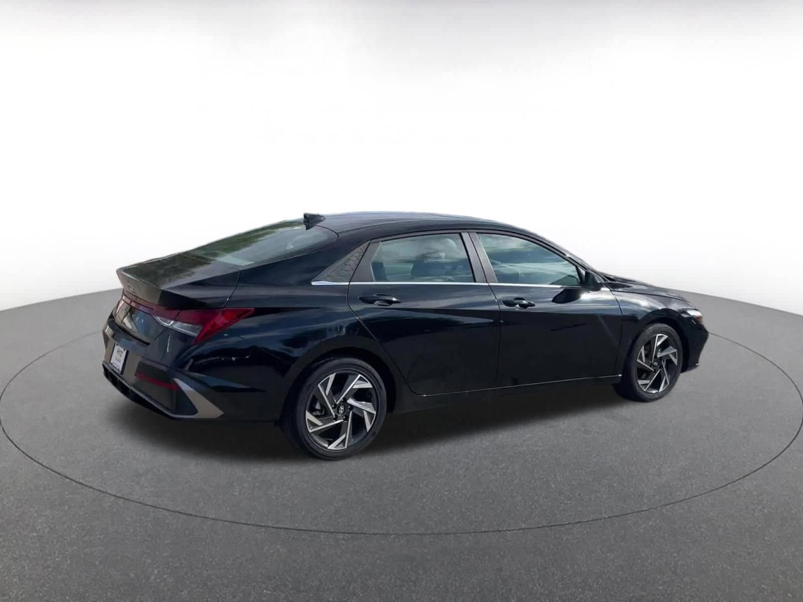 Thumbnail: 2025 Hyundai Elantra - 15