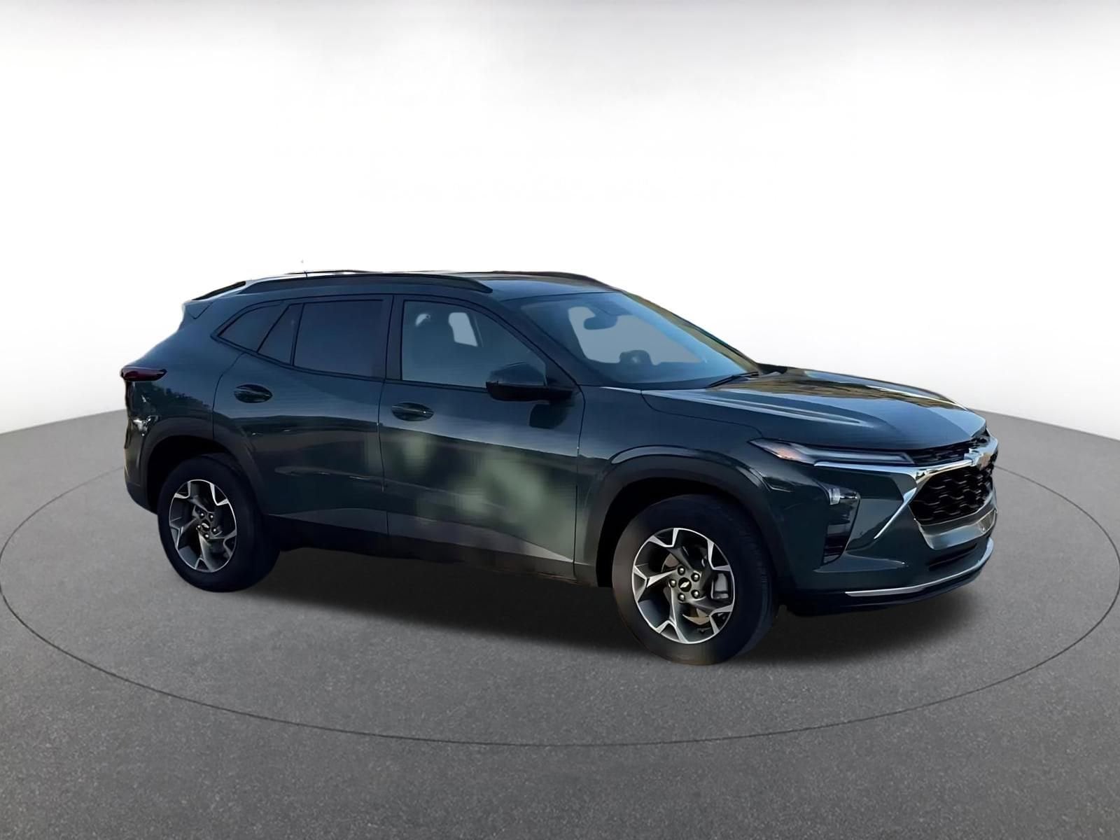 Thumbnail: 2025 Chevrolet Trax - 2