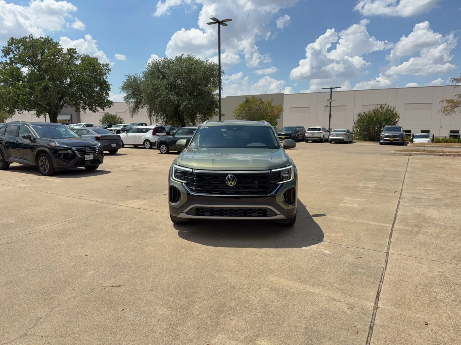 Thumbnail: 2026 Volkswagen Atlas - 4