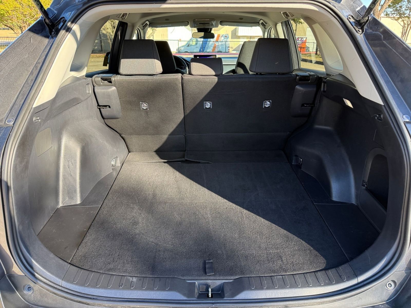 Thumbnail: 2025 Toyota RAV4 - 31