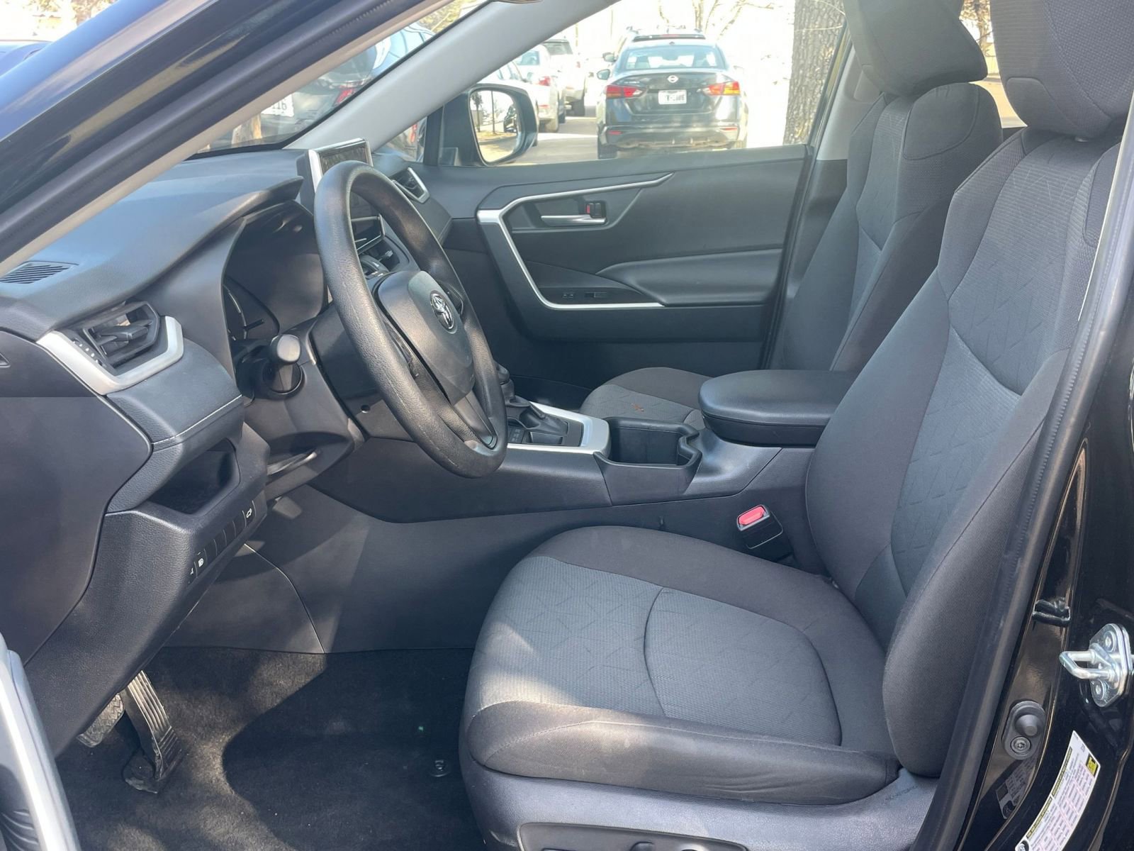 Thumbnail: 2025 Toyota RAV4 - 28