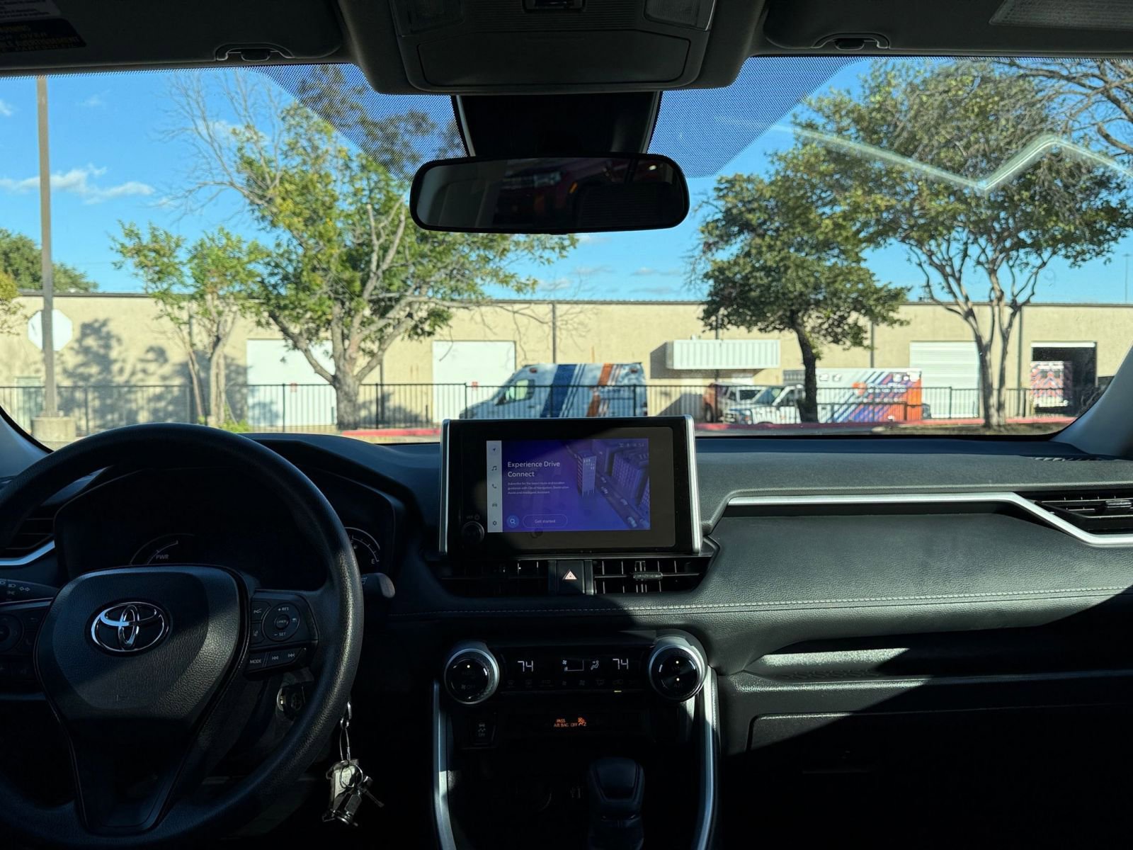 Thumbnail: 2025 Toyota RAV4 - 33