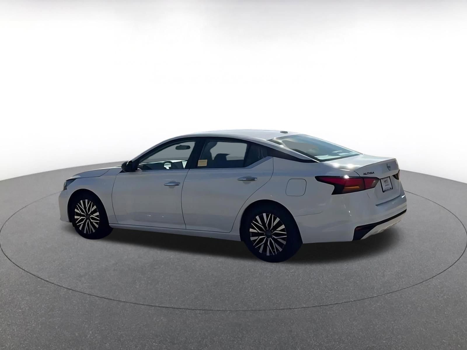 Thumbnail: 2025 Nissan Altima - 10