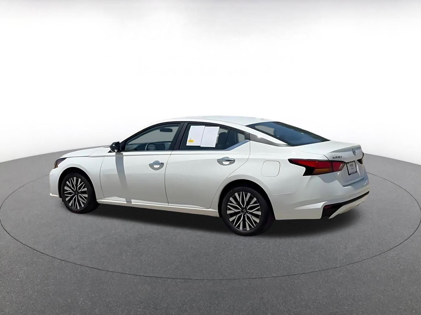 Thumbnail: 2025 Nissan Altima - 10