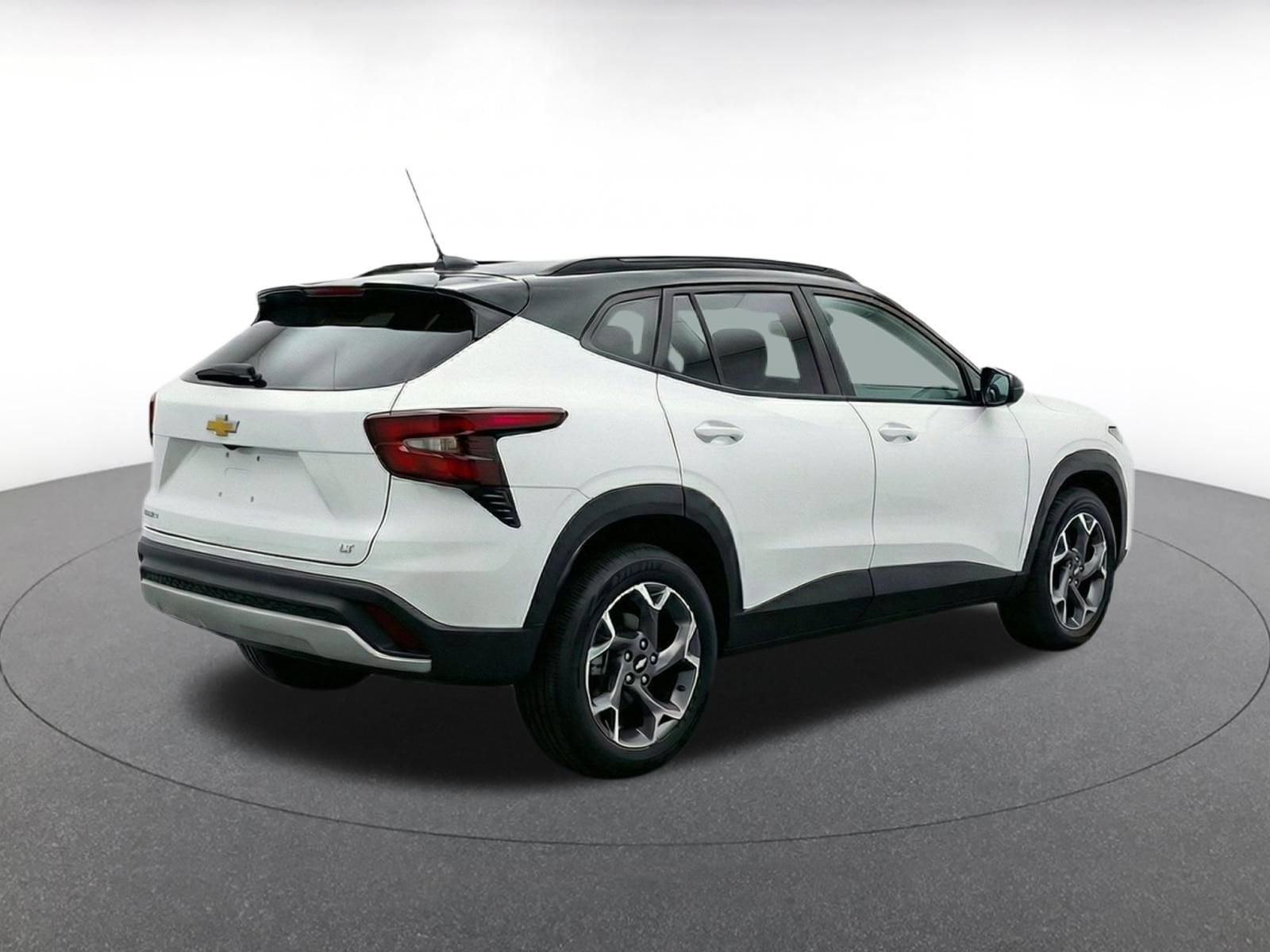 Thumbnail: 2025 Chevrolet Trax - 8