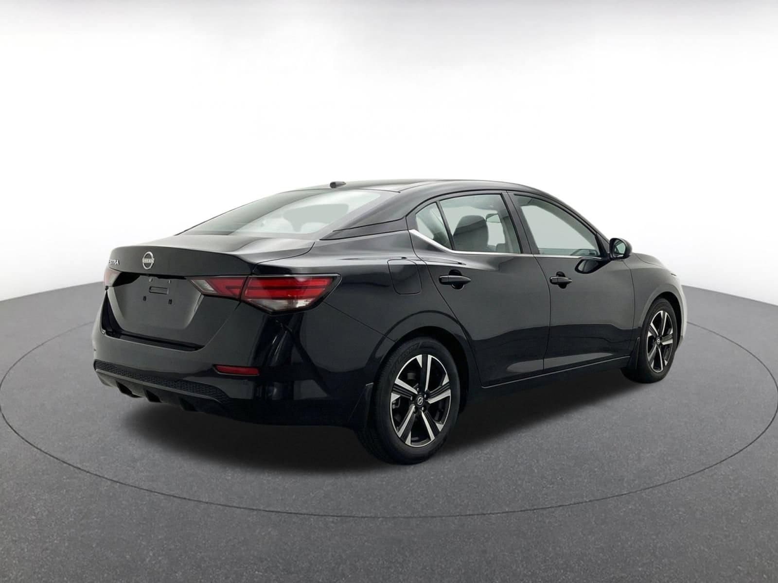 2025 Nissan Sentra SV - Photo 9
