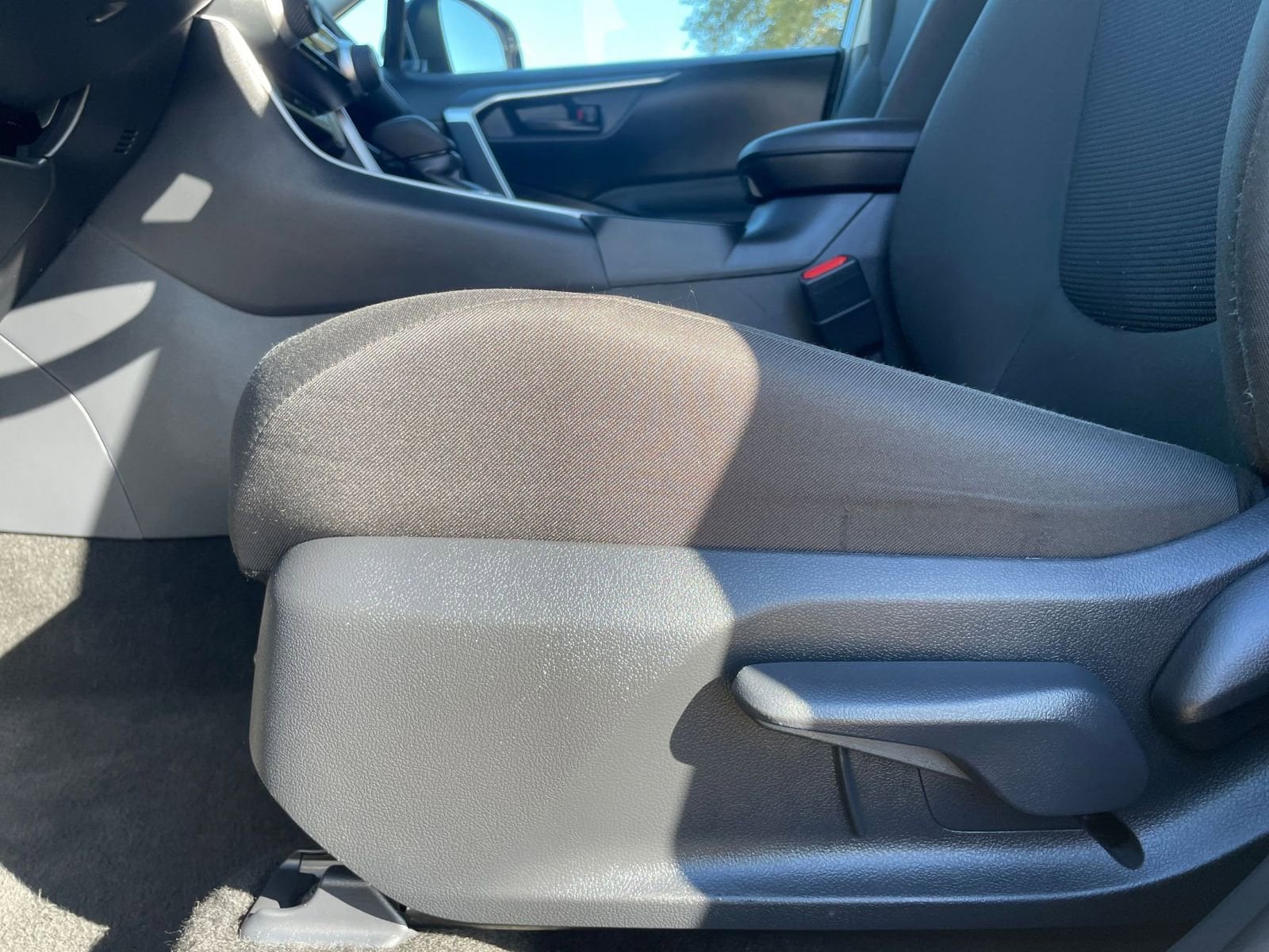 Thumbnail: 2025 Toyota RAV4 - 23