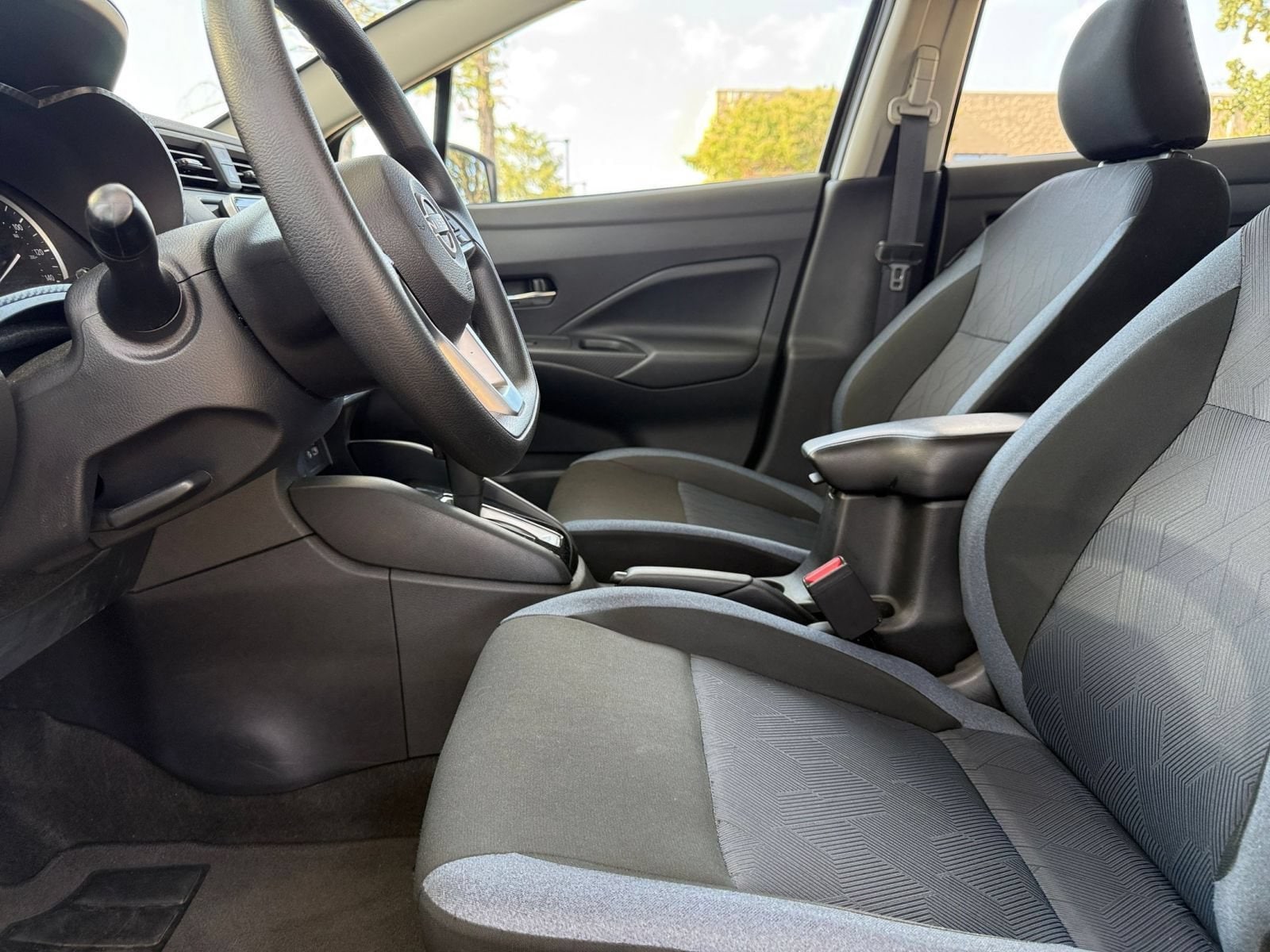 2025 Nissan Versa Sedan SV - Photo 22