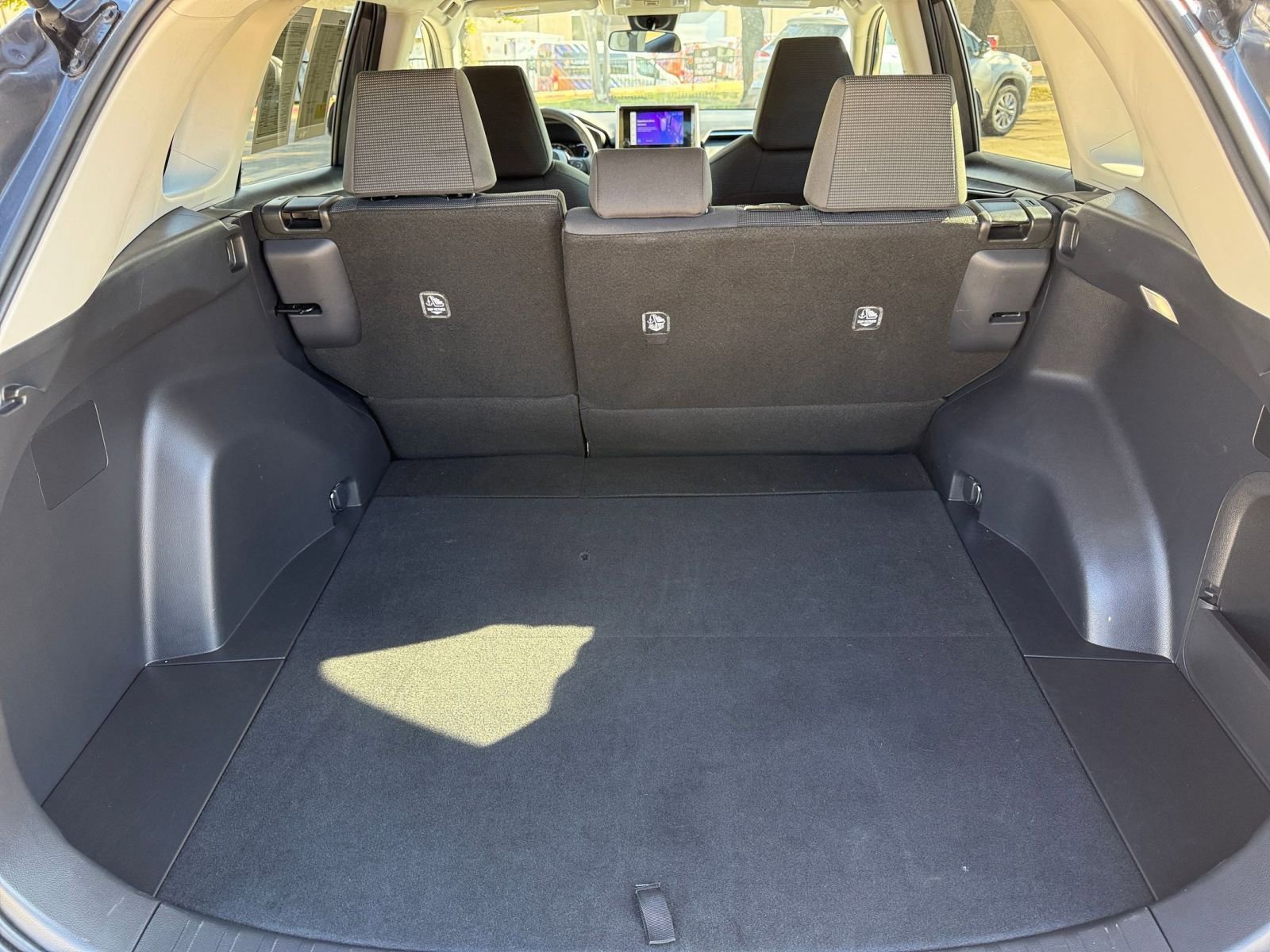 Thumbnail: 2025 Toyota RAV4 - 32