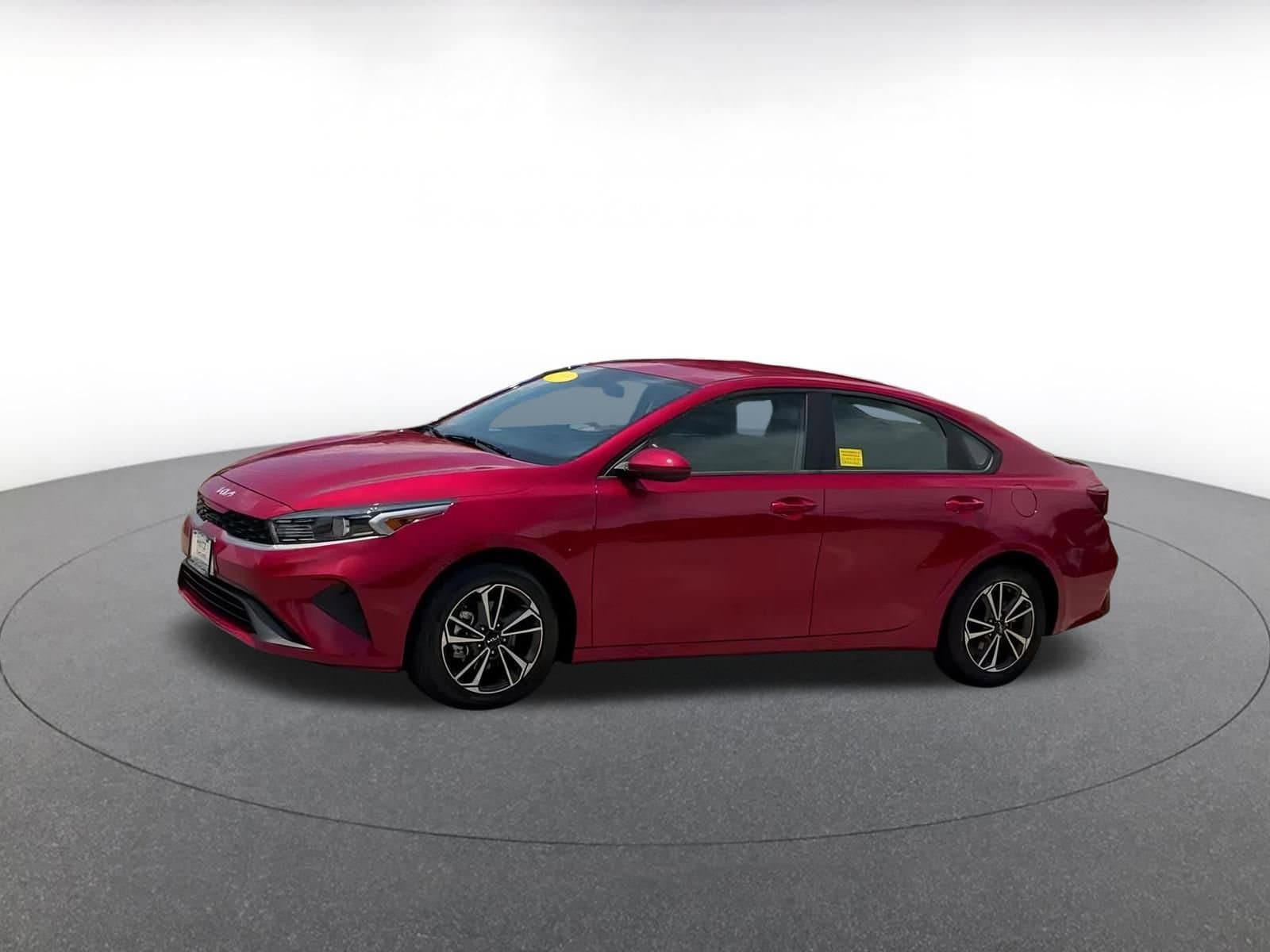 Thumbnail: 2024 Kia Forte - 7