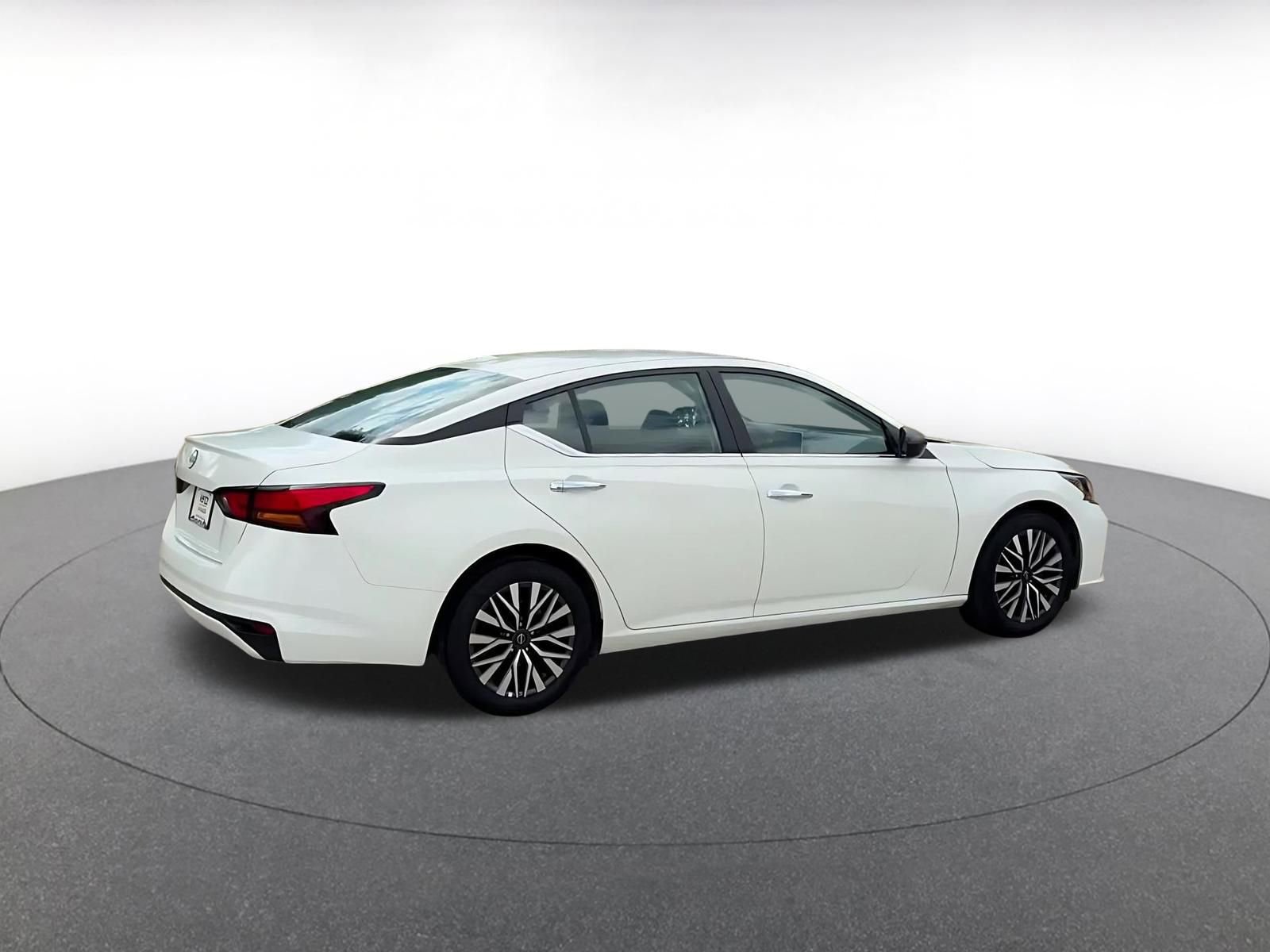 Thumbnail: 2025 Nissan Altima - 15