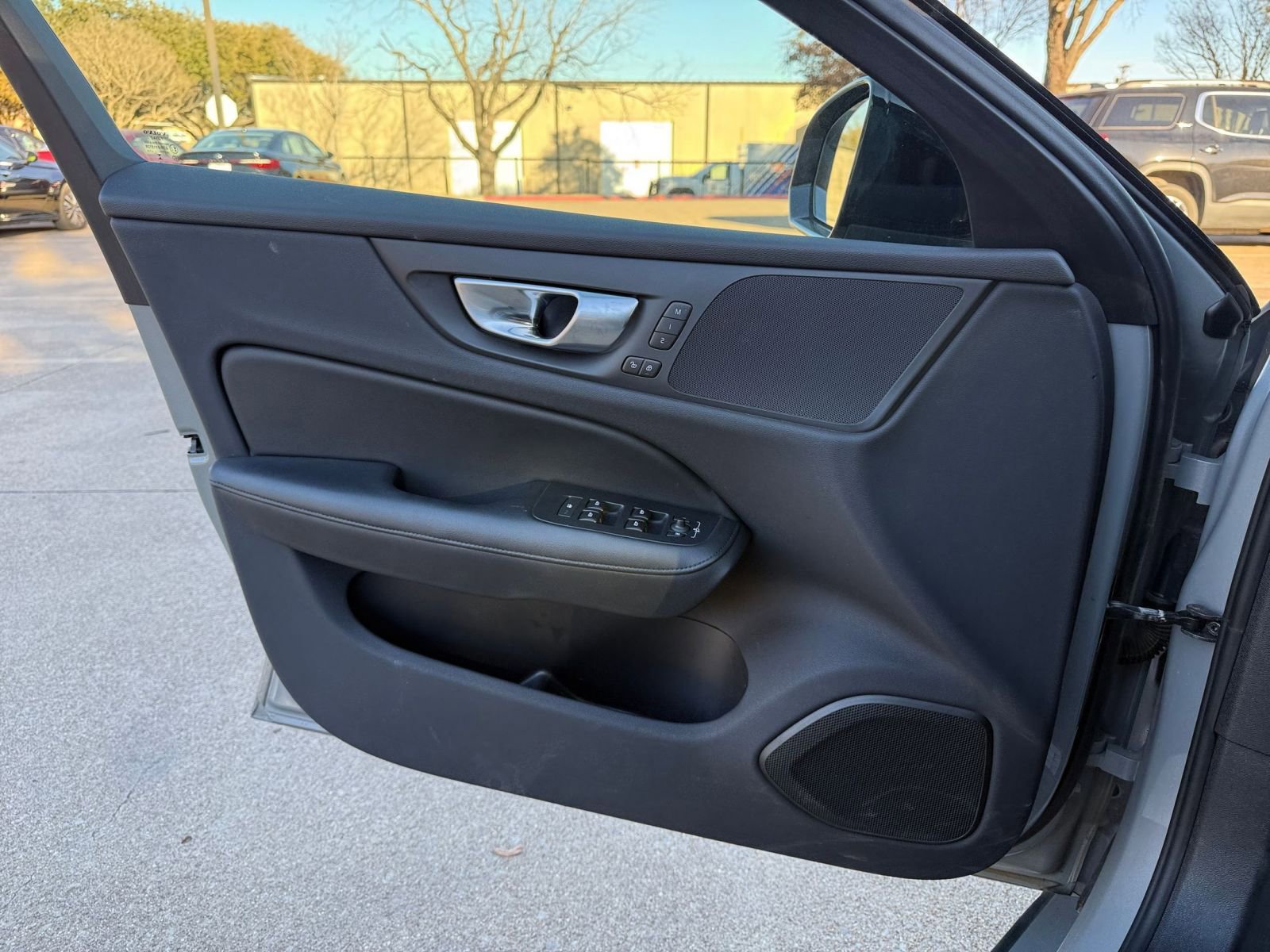 Thumbnail: 2025 Volvo S60 - 18