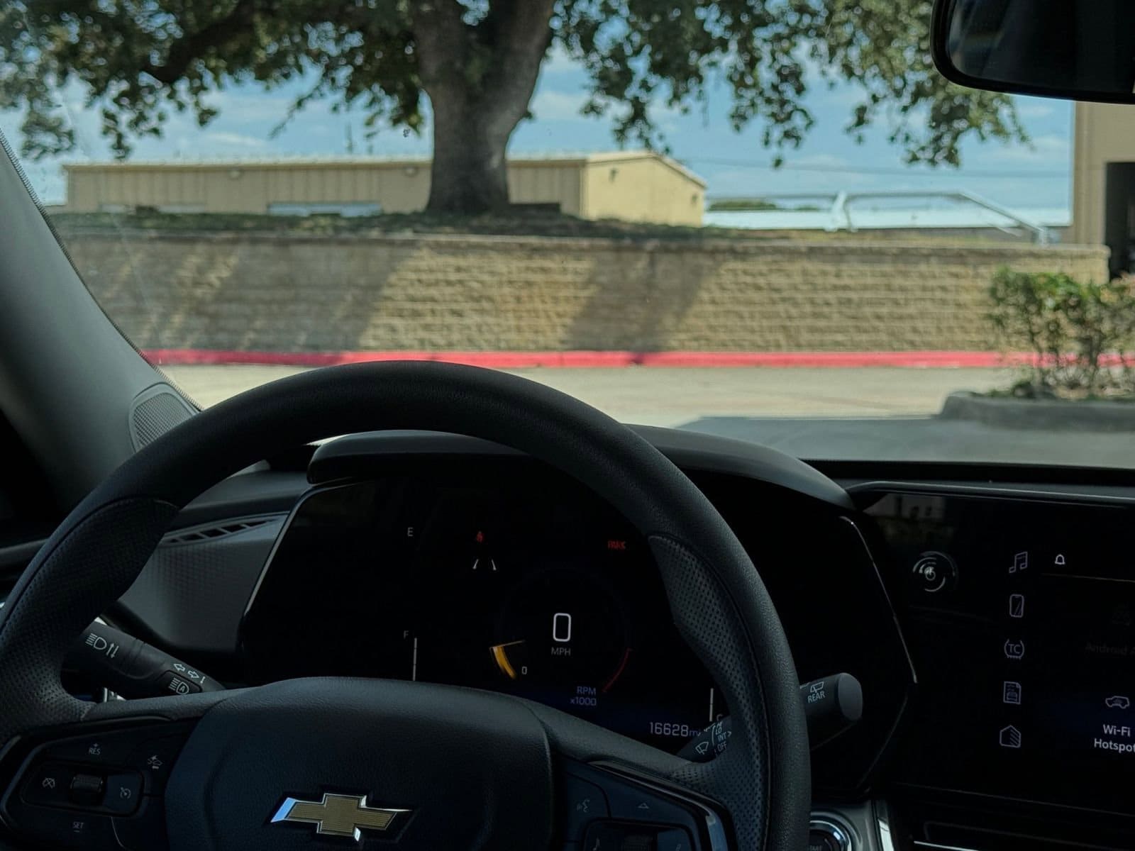 Thumbnail: 2025 Chevrolet Trax - 34