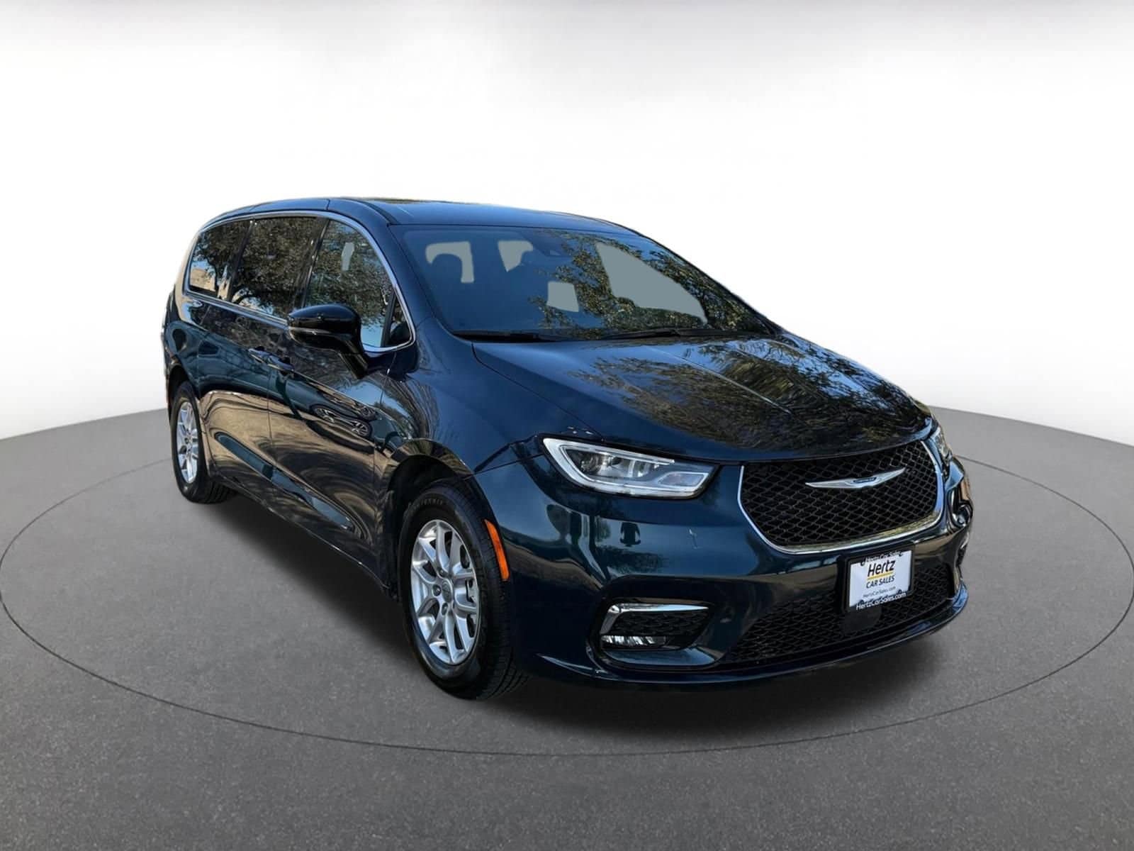 Thumbnail: 2025 Chrysler Pacifica - 1