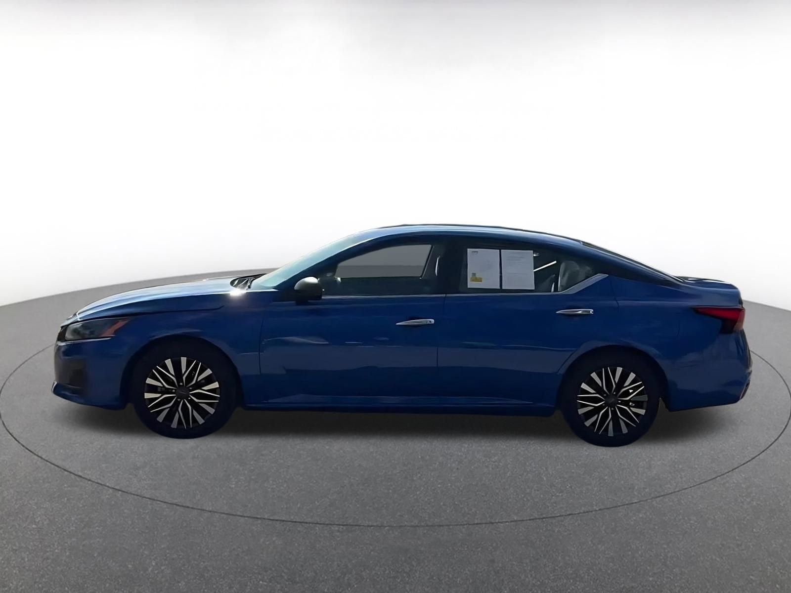 Thumbnail: 2025 Nissan Altima - 9