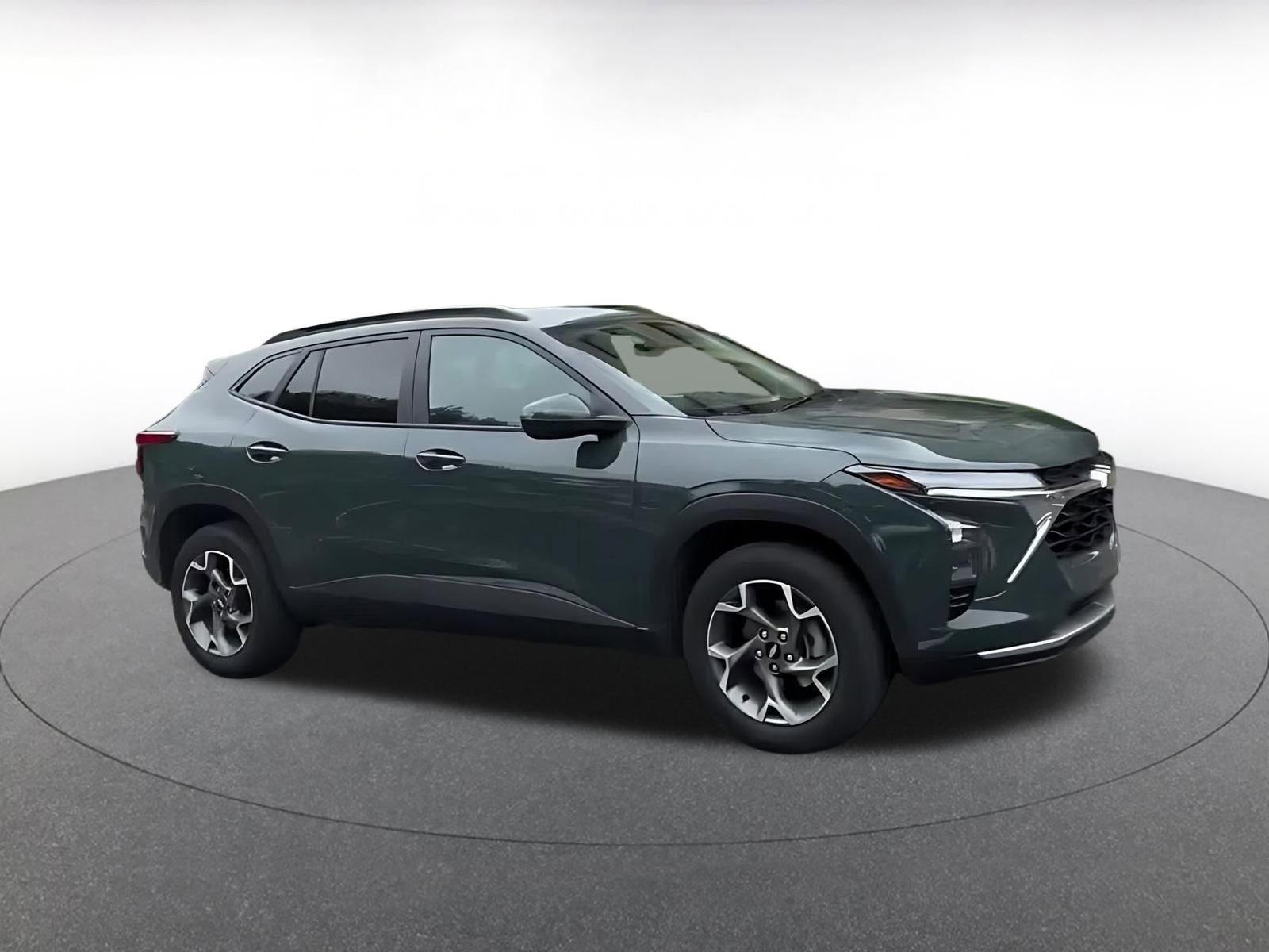 Thumbnail: 2025 Chevrolet Trax - 2