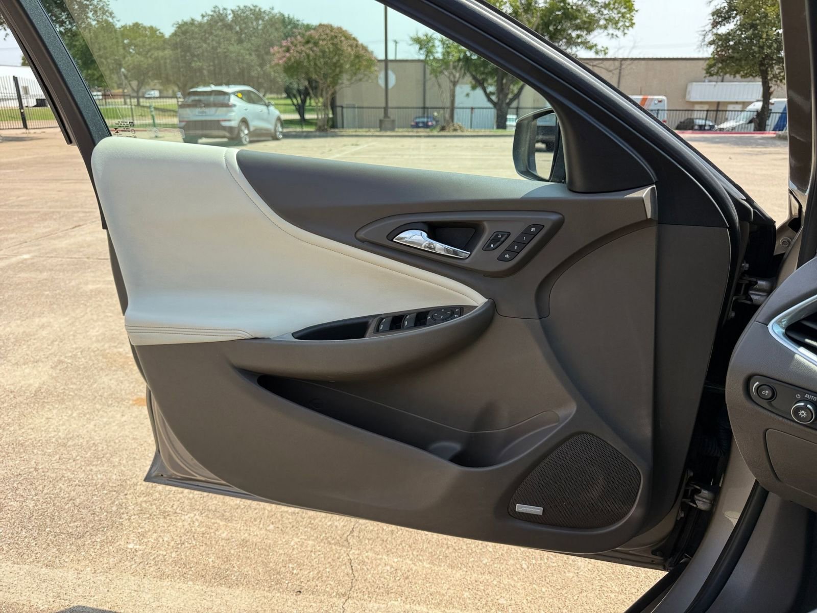 Thumbnail: 2024 Chevrolet Malibu - 21