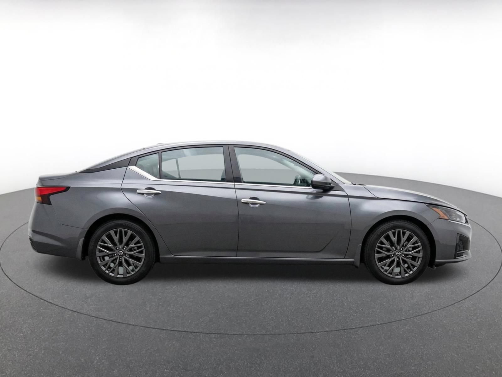Thumbnail: 2025 Nissan Altima - 10