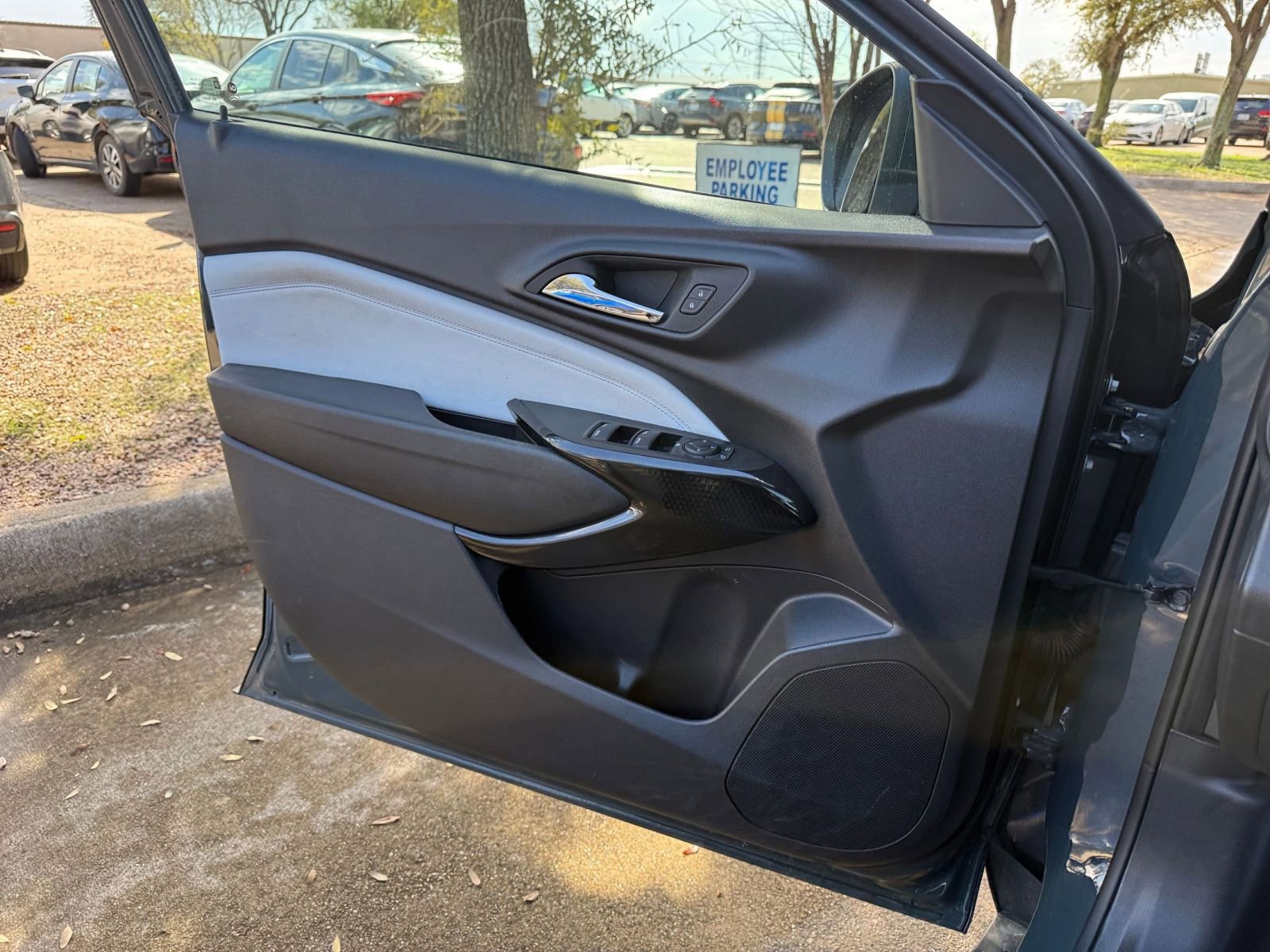 Thumbnail: 2025 Chevrolet Trax - 18