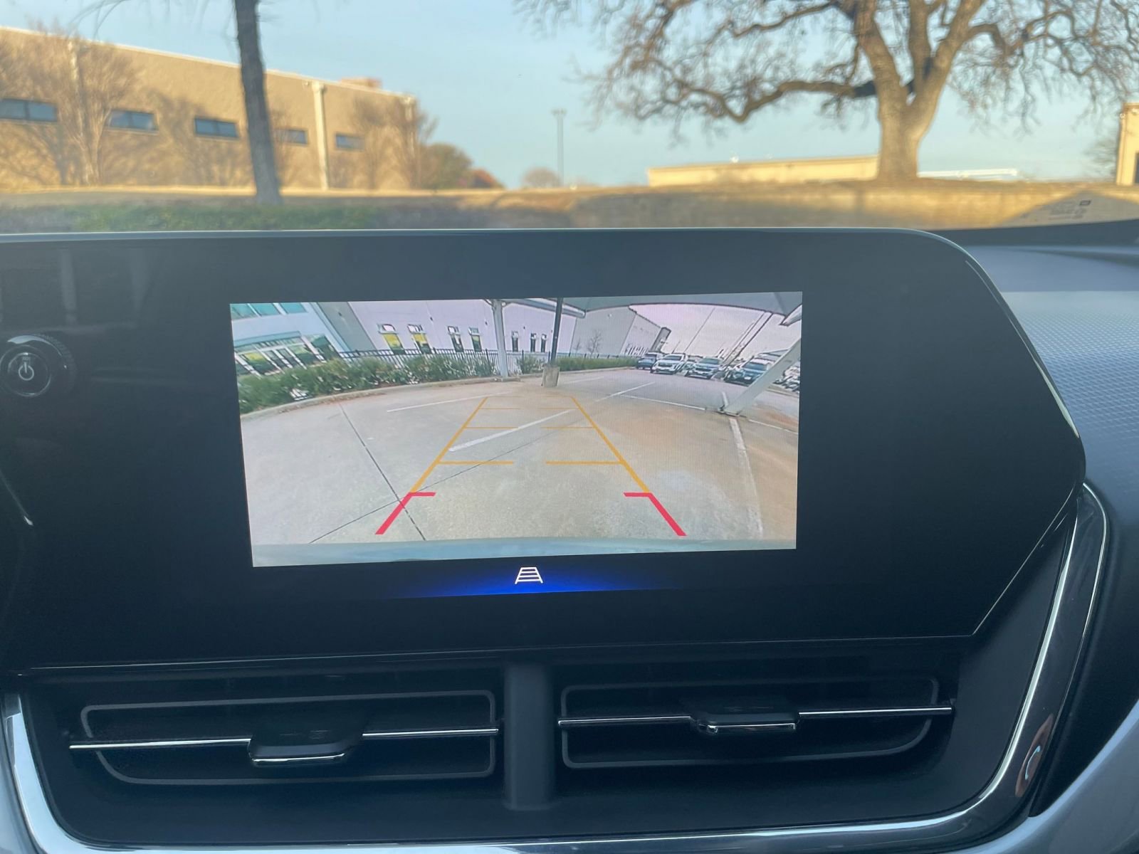 Thumbnail: 2025 Chevrolet Trax - 25