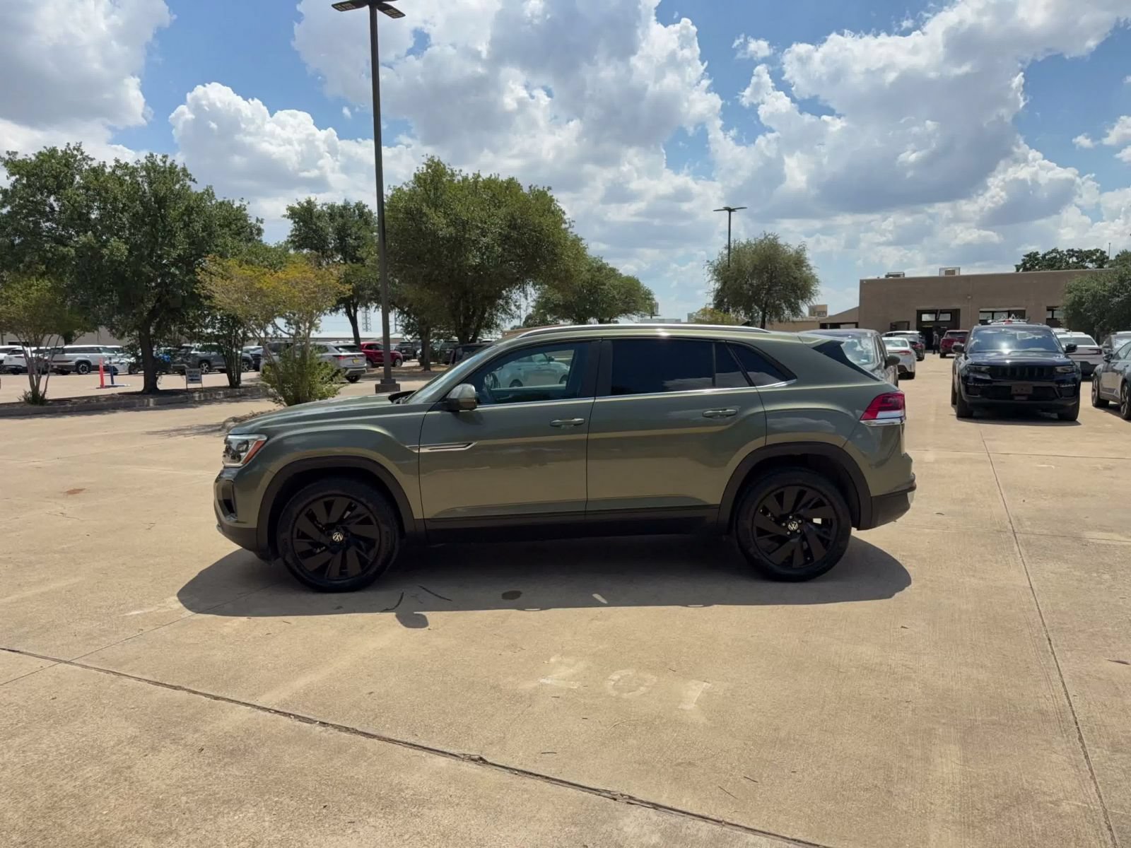 Thumbnail: 2026 Volkswagen Atlas - 7