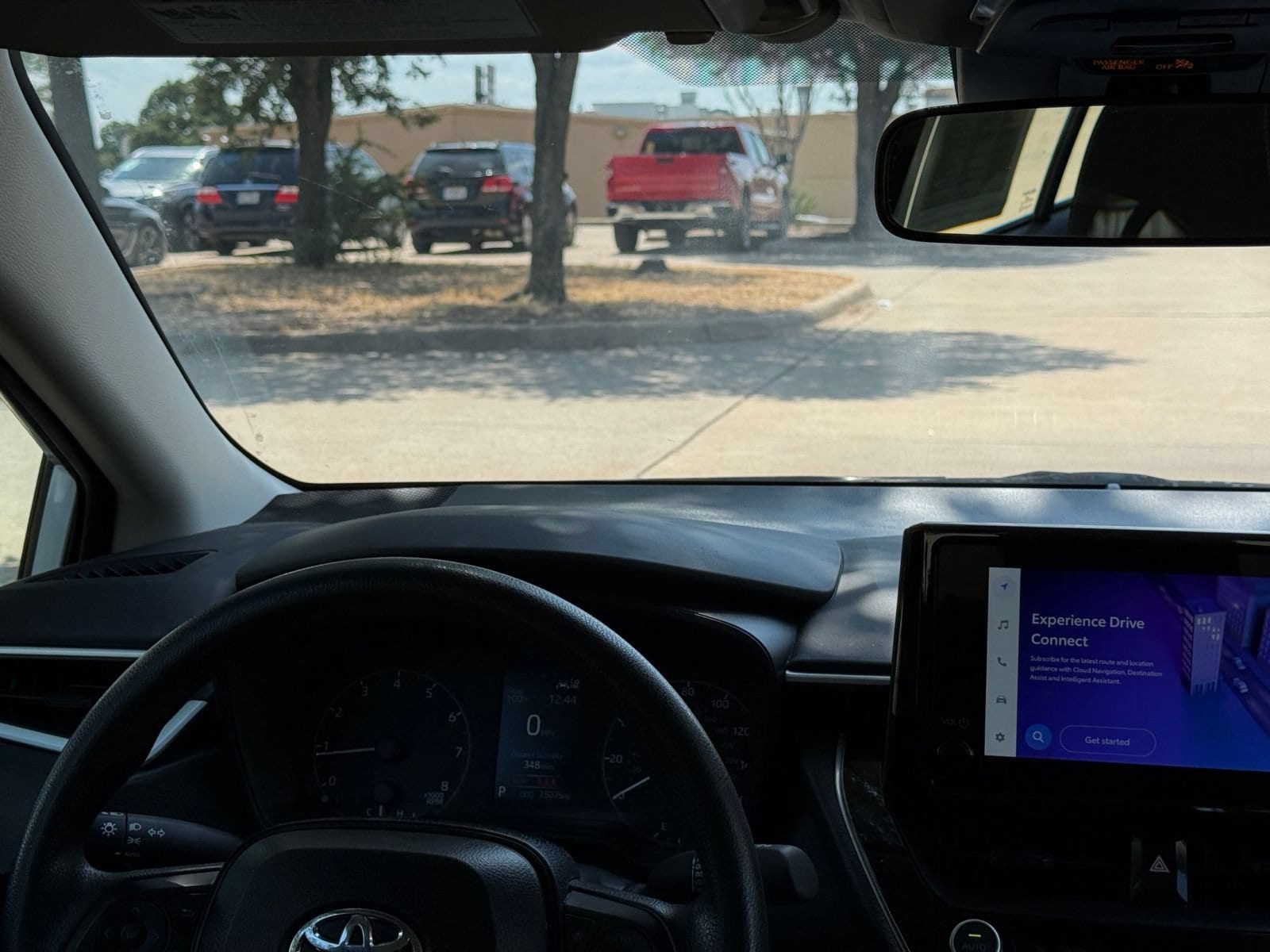 Thumbnail: 2025 Toyota Corolla - 33
