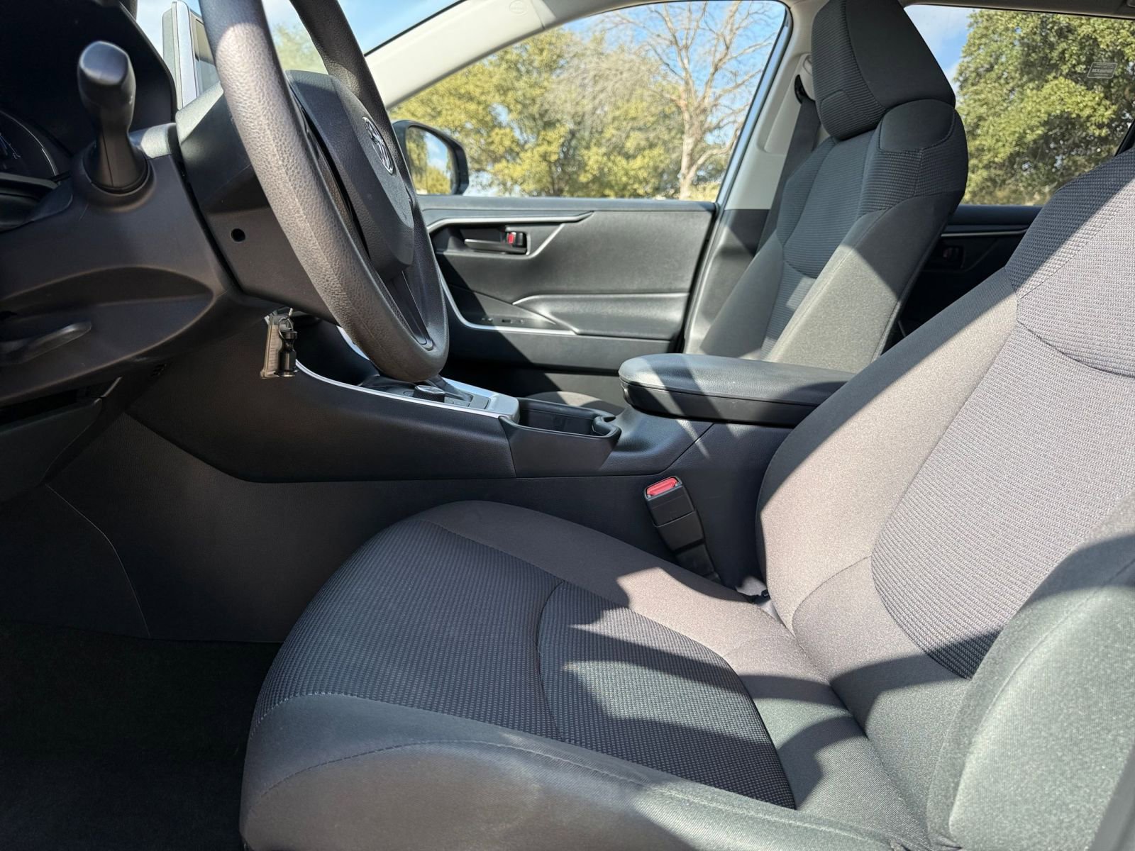 Thumbnail: 2025 Toyota RAV4 - 27