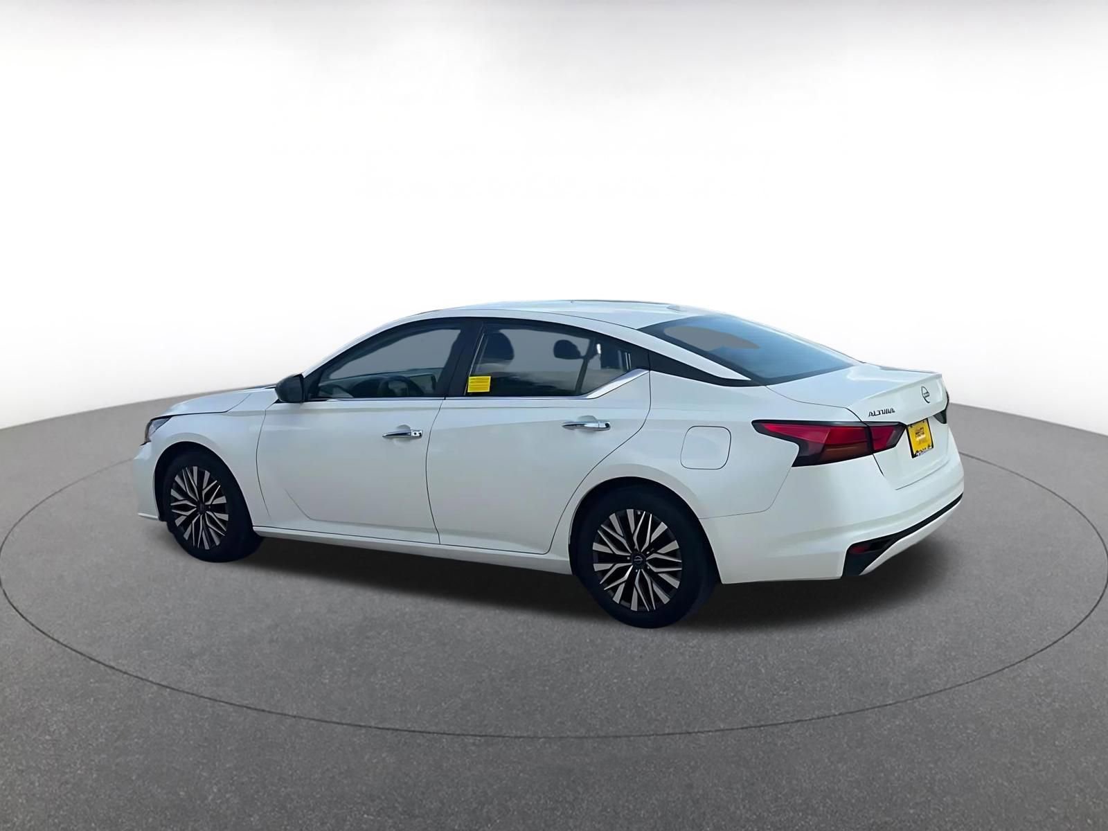 Thumbnail: 2025 Nissan Altima - 10