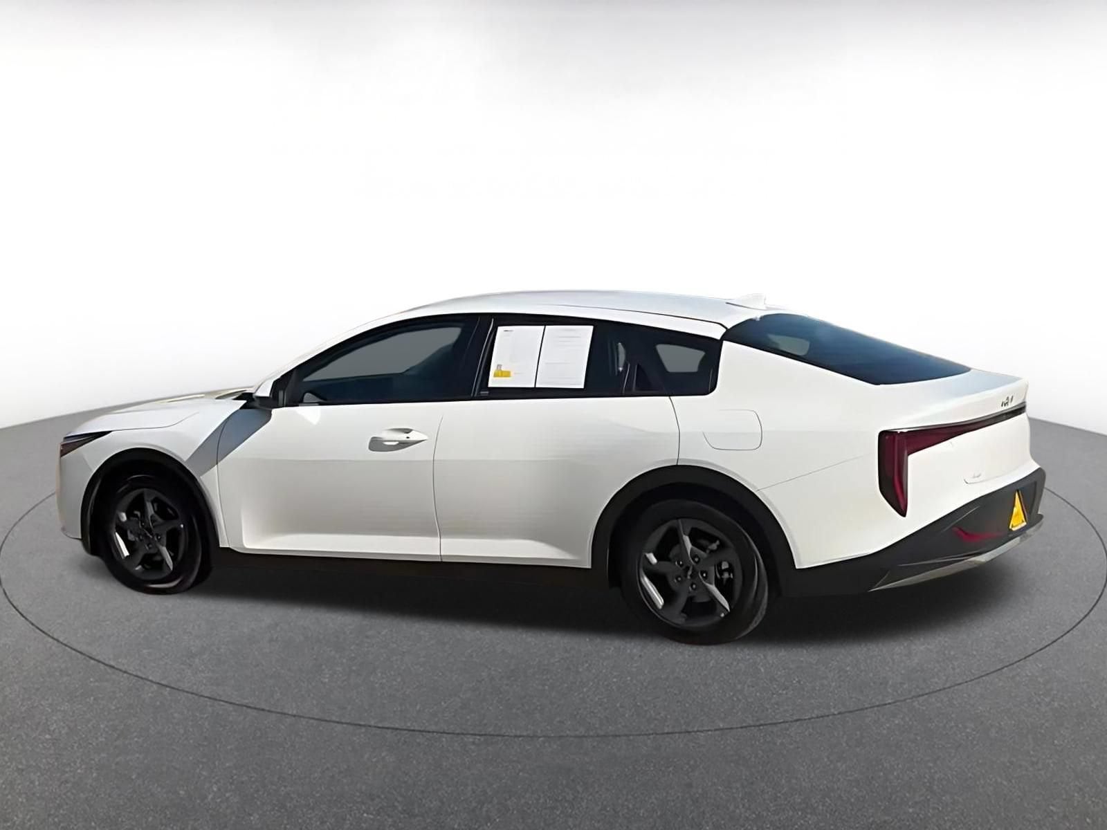 Thumbnail: 2025 Kia K4 - 10