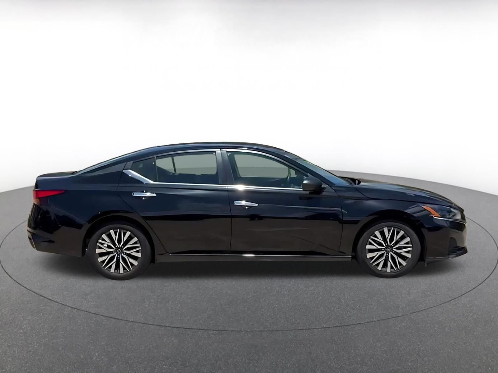 Thumbnail: 2025 Nissan Altima - 16