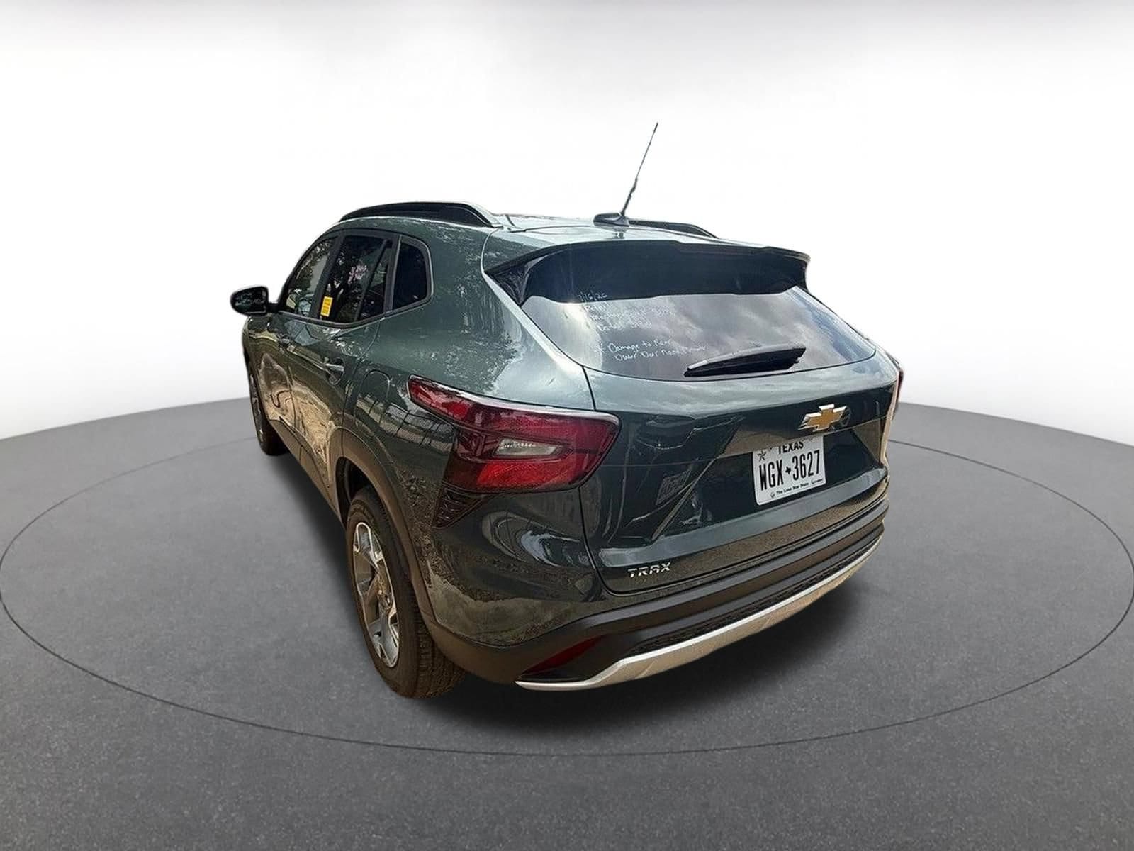 Thumbnail: 2025 Chevrolet Trax - 3