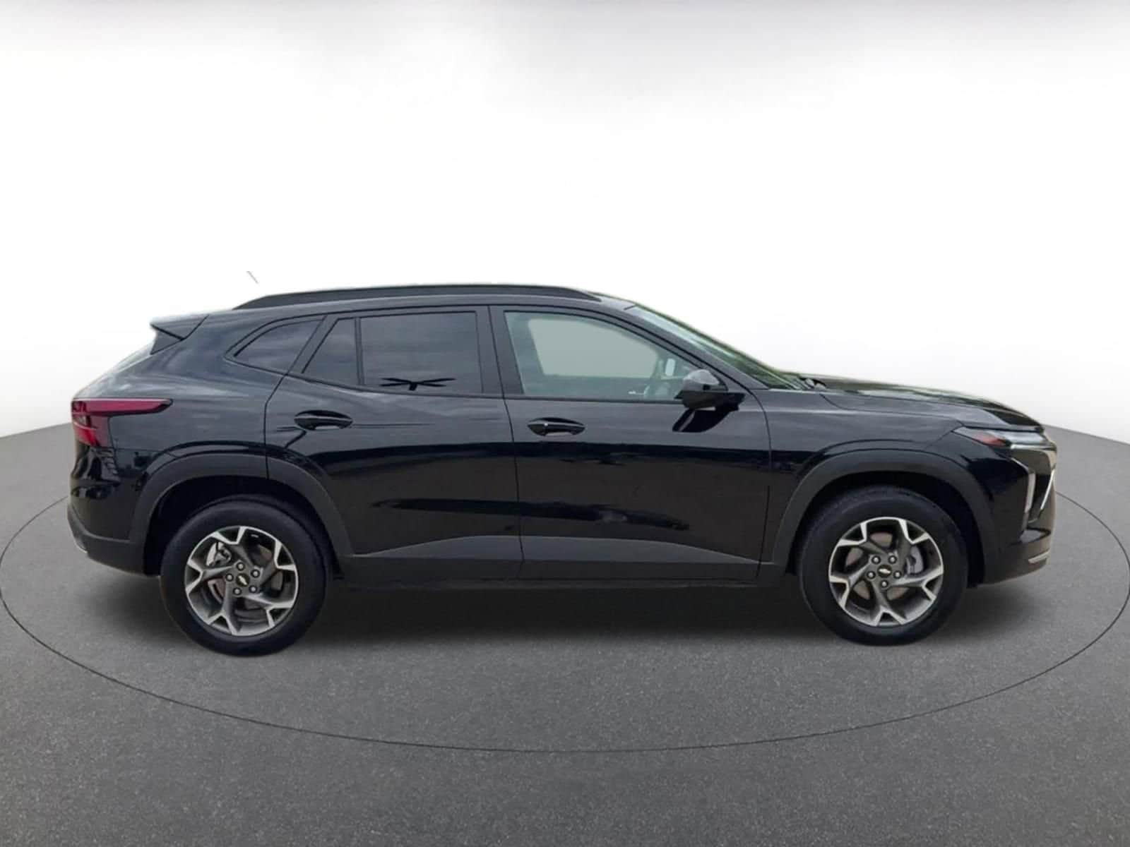 Thumbnail: 2025 Chevrolet Trax - 16