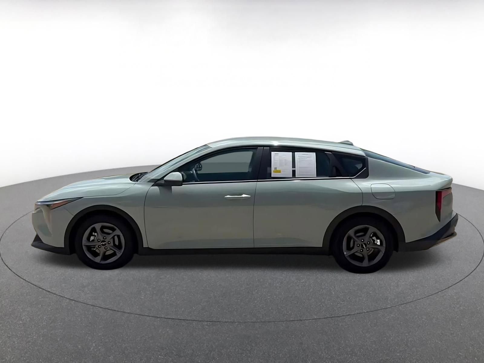 Thumbnail: 2025 Kia K4 - 10
