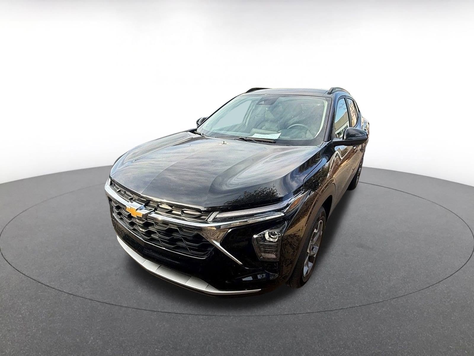 Thumbnail: 2025 Chevrolet Trax - 3