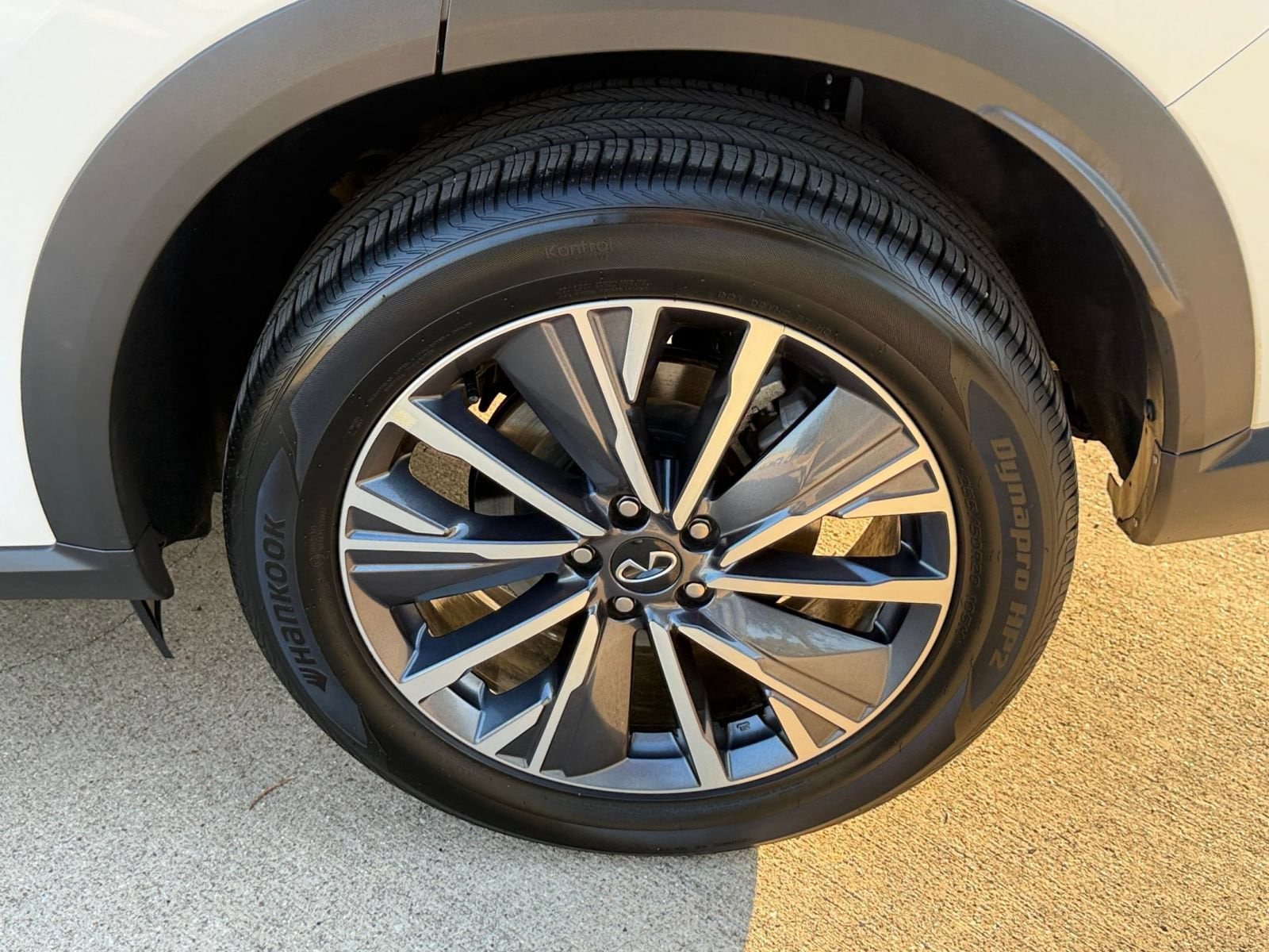 Thumbnail: 2026 INFINITI QX60 - 33