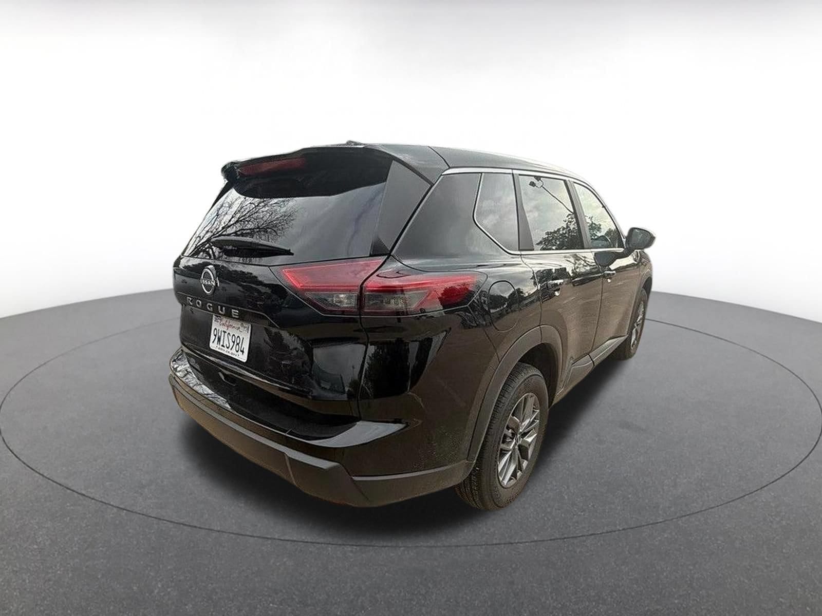 Thumbnail: 2026 Nissan Rogue - 4