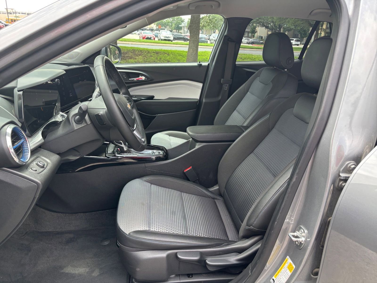 Thumbnail: 2025 Chevrolet Trax - 31