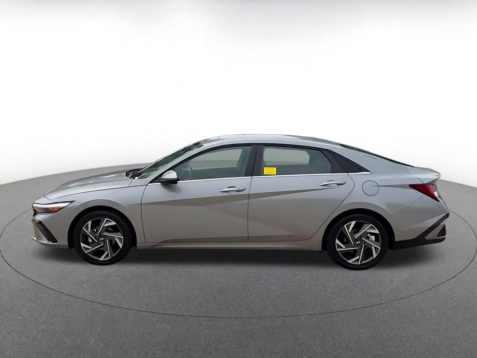 Thumbnail: 2025 Hyundai Elantra - 9