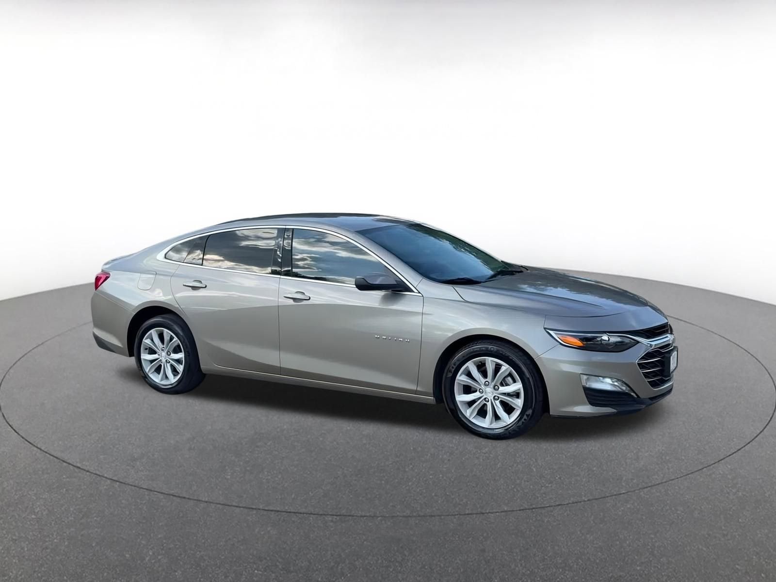 Thumbnail: 2024 Chevrolet Malibu - 2