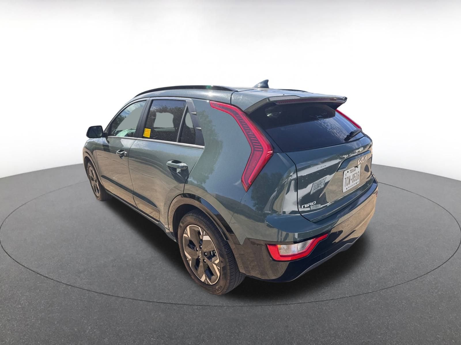 Thumbnail: 2023 Kia Niro - 3