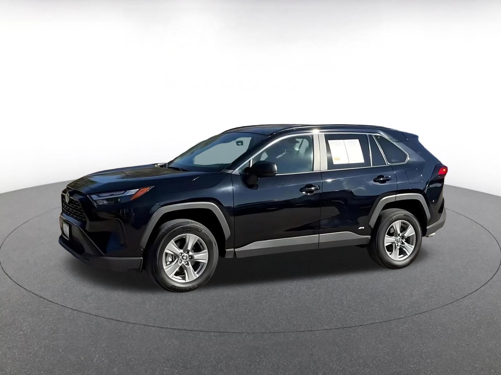 Thumbnail: 2025 Toyota RAV4 - 8