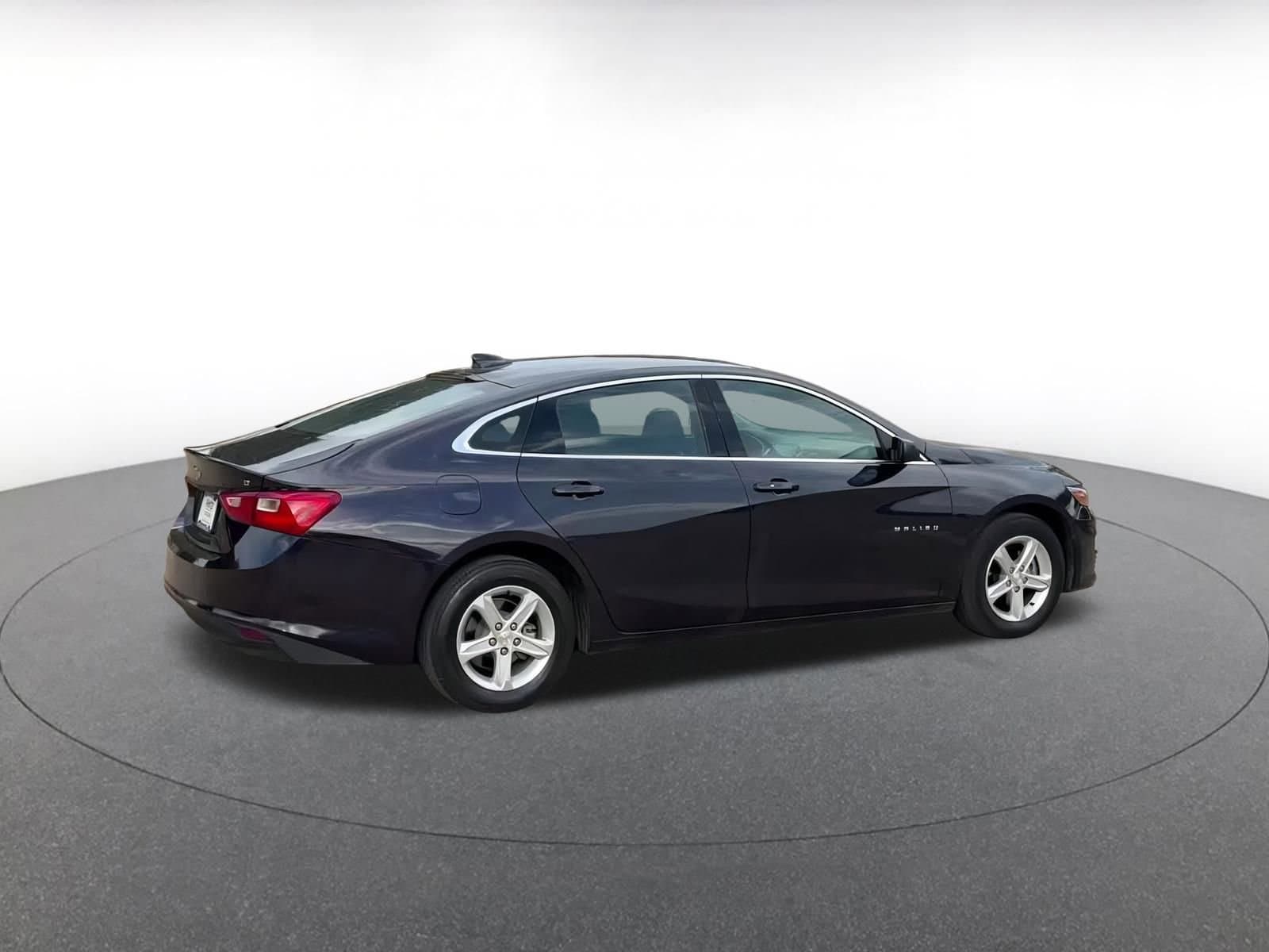 Thumbnail: 2023 Chevrolet Malibu - 15