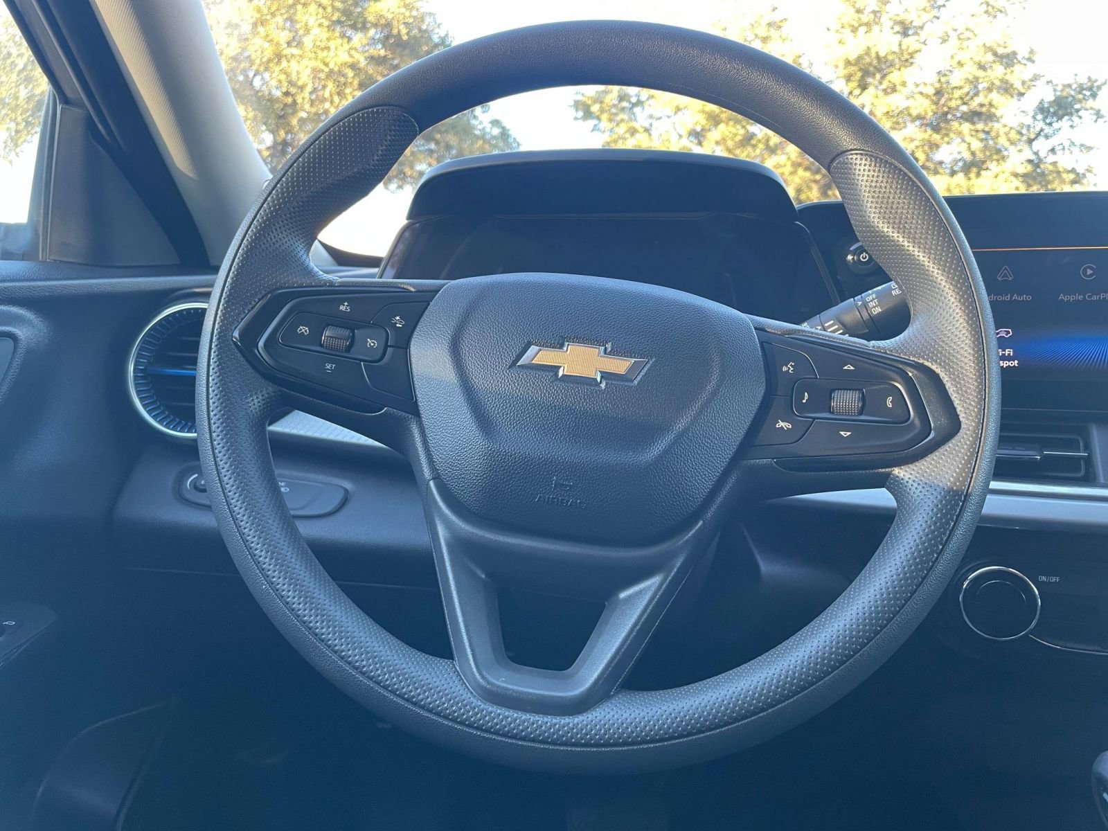 Thumbnail: 2025 Chevrolet Trax - 28