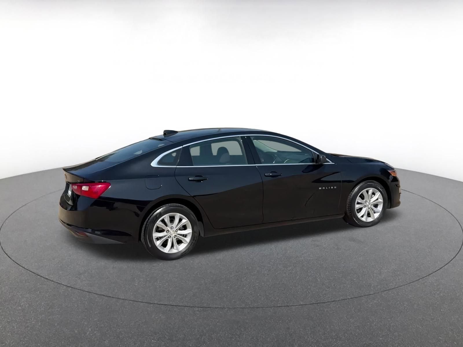 Thumbnail: 2023 Chevrolet Malibu - 15