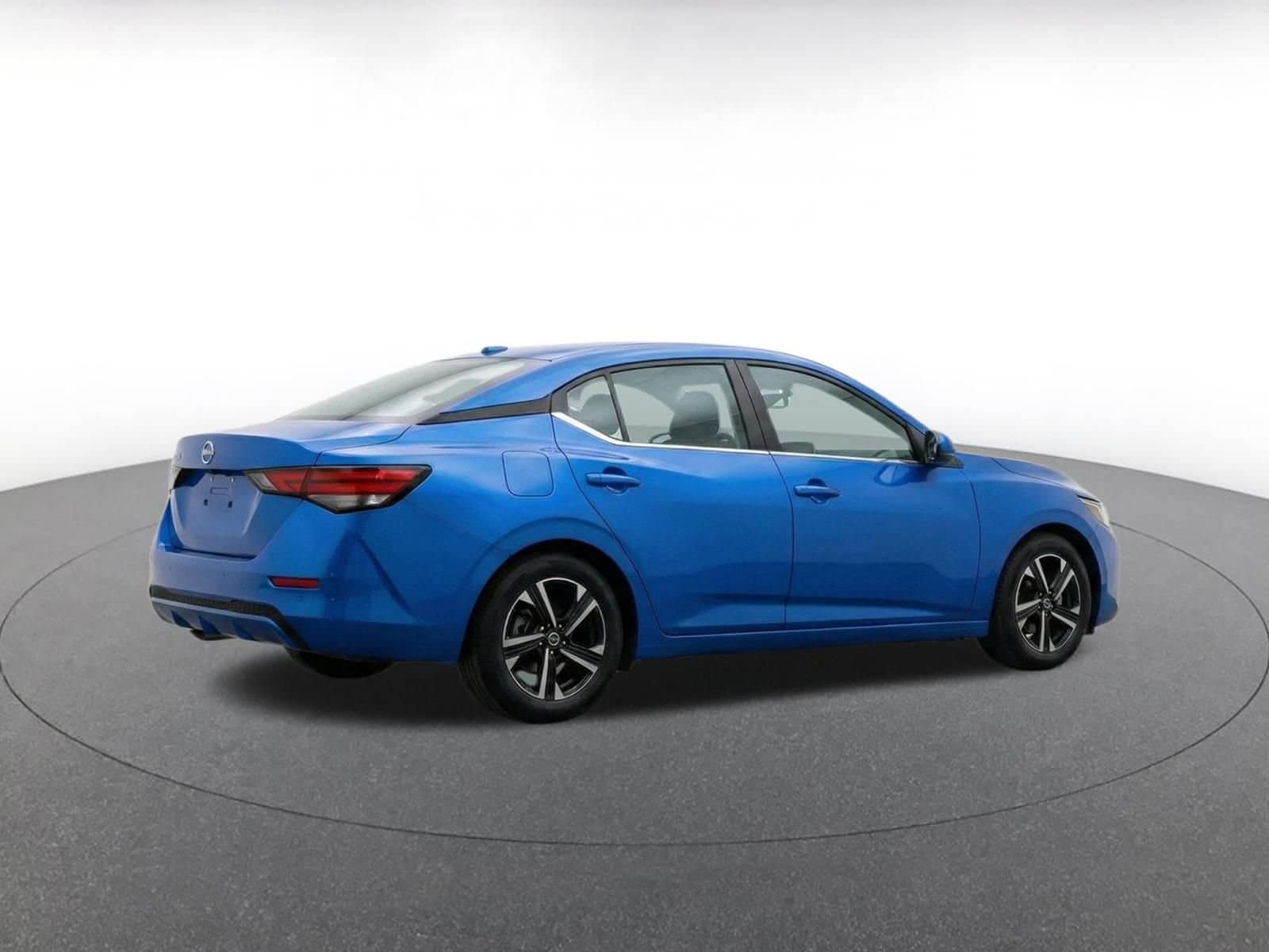 2025 Nissan Sentra SV - Photo 8