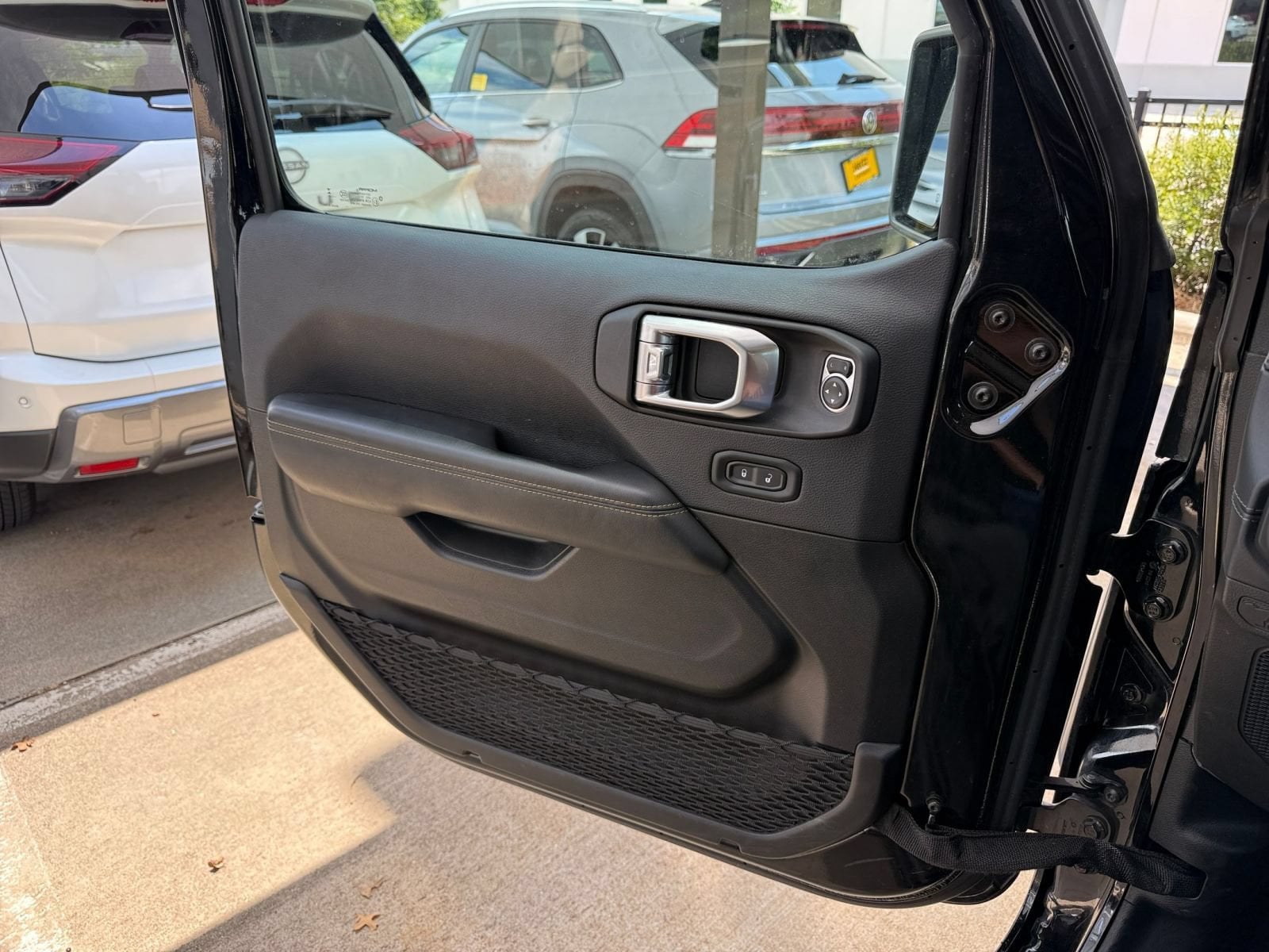 Thumbnail: 2025 Jeep Wrangler - 16